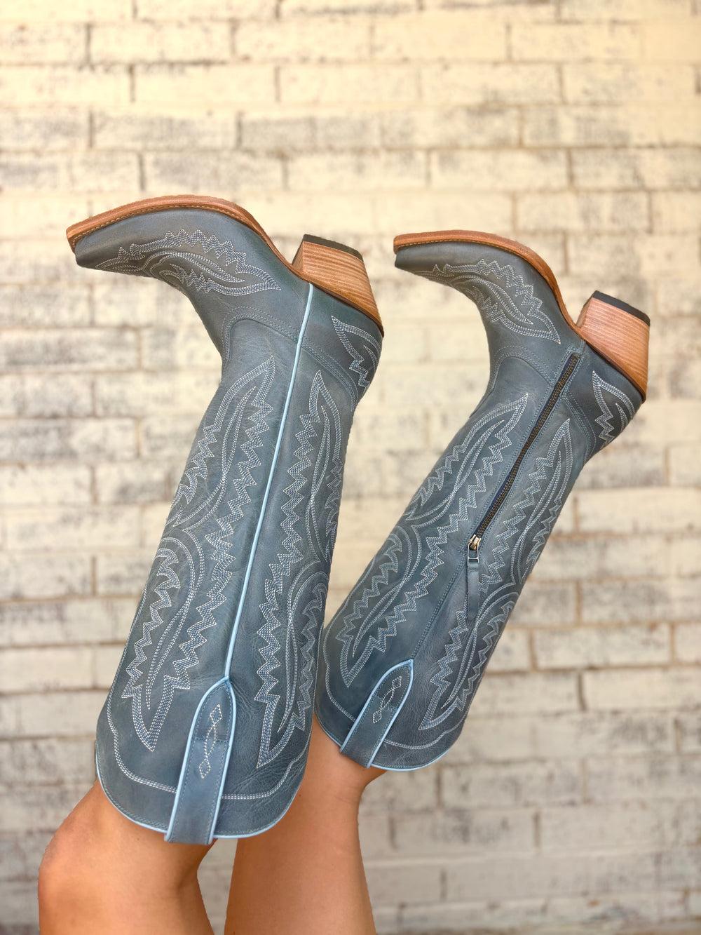 Women's Ariat Vintage Denim Casanova XToe Boots Product Image