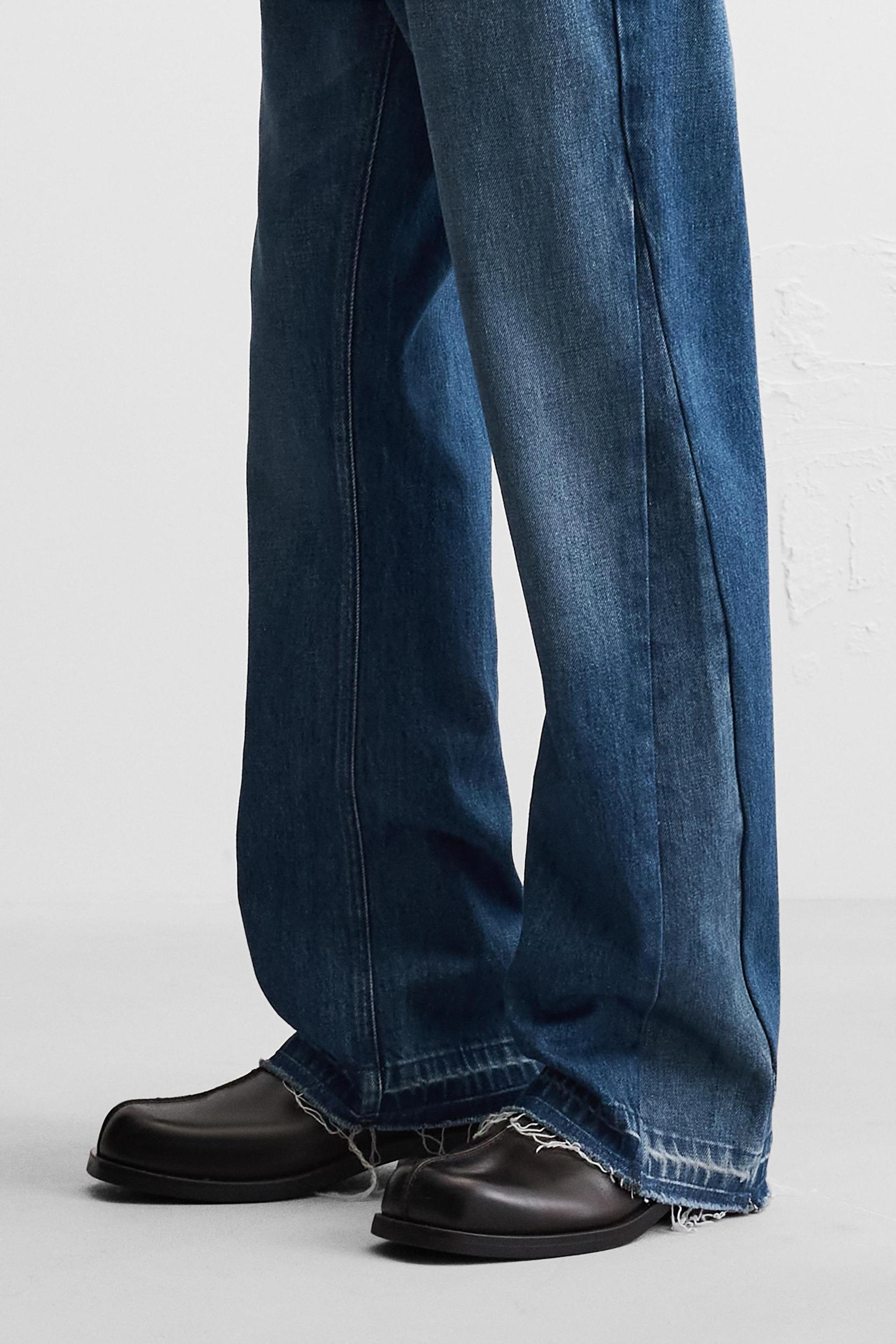 FLARE FIT JEANS Product Image