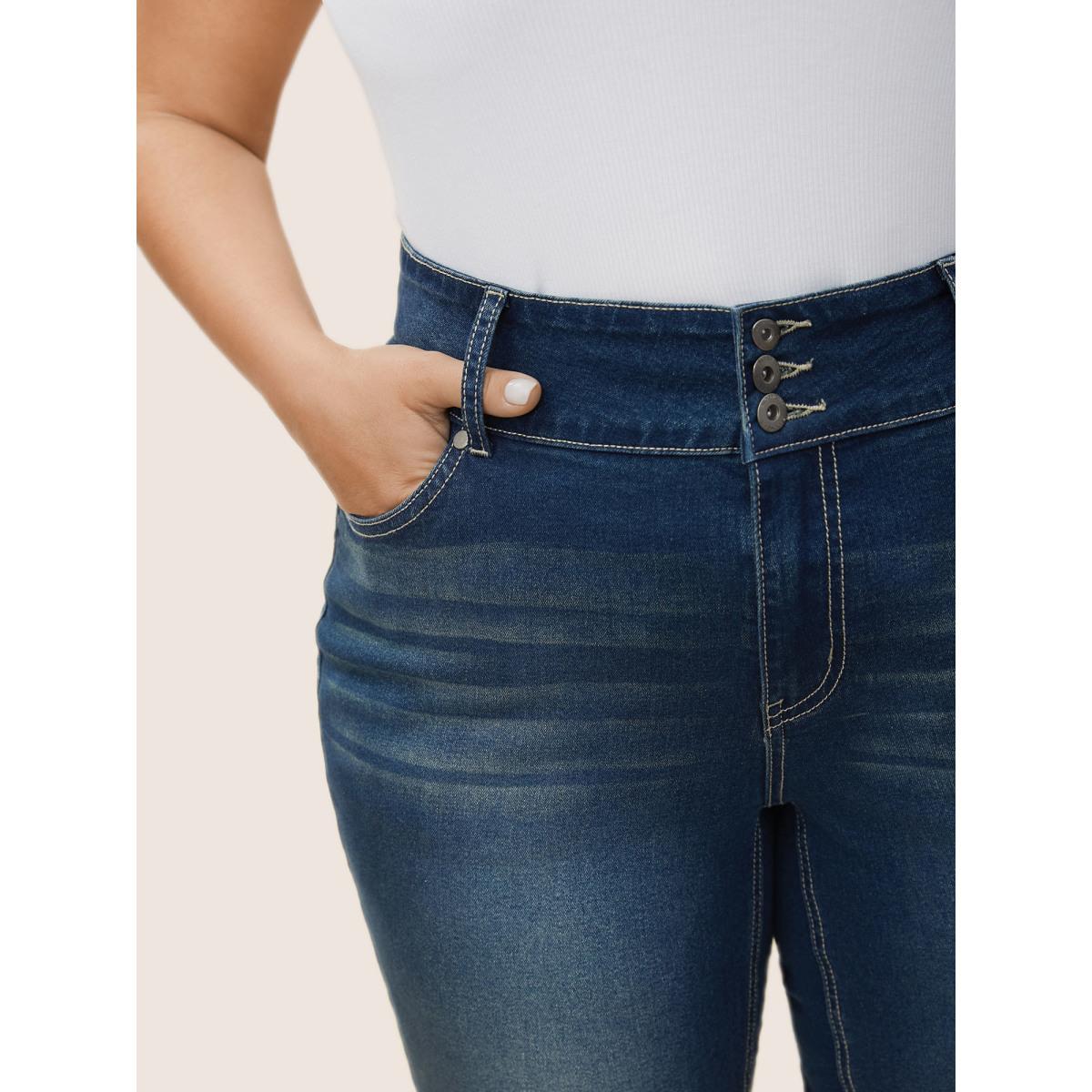 Plus Size Skinny Medium Wash Pocket Button Up Denim Shorts Women Indigo Non High stretch Everyday Slanted pocket Casual Denim Shorts BloomChic 20/2X Product Image