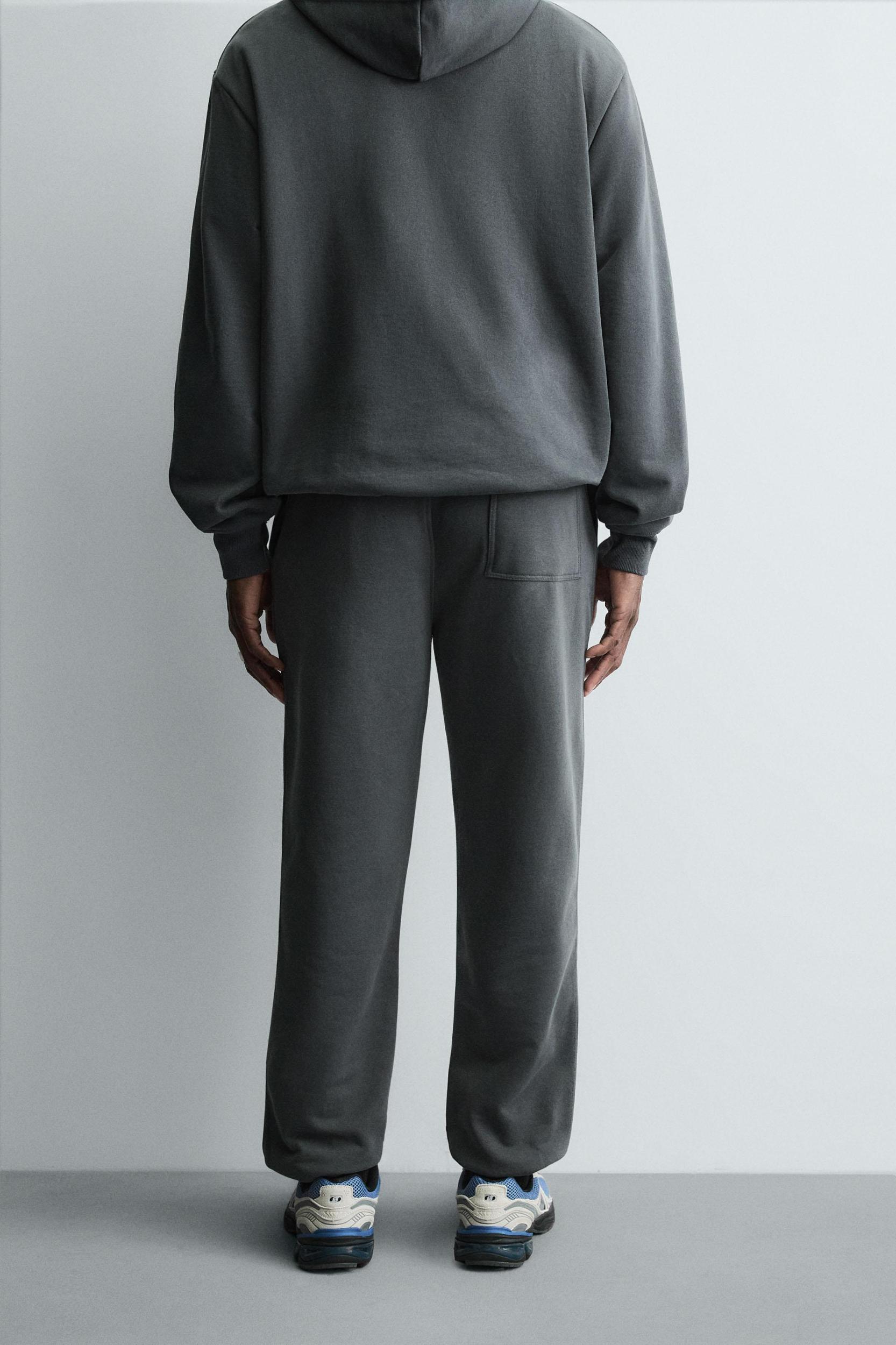 RELAXED FIT JOGGING PANTS Product Image