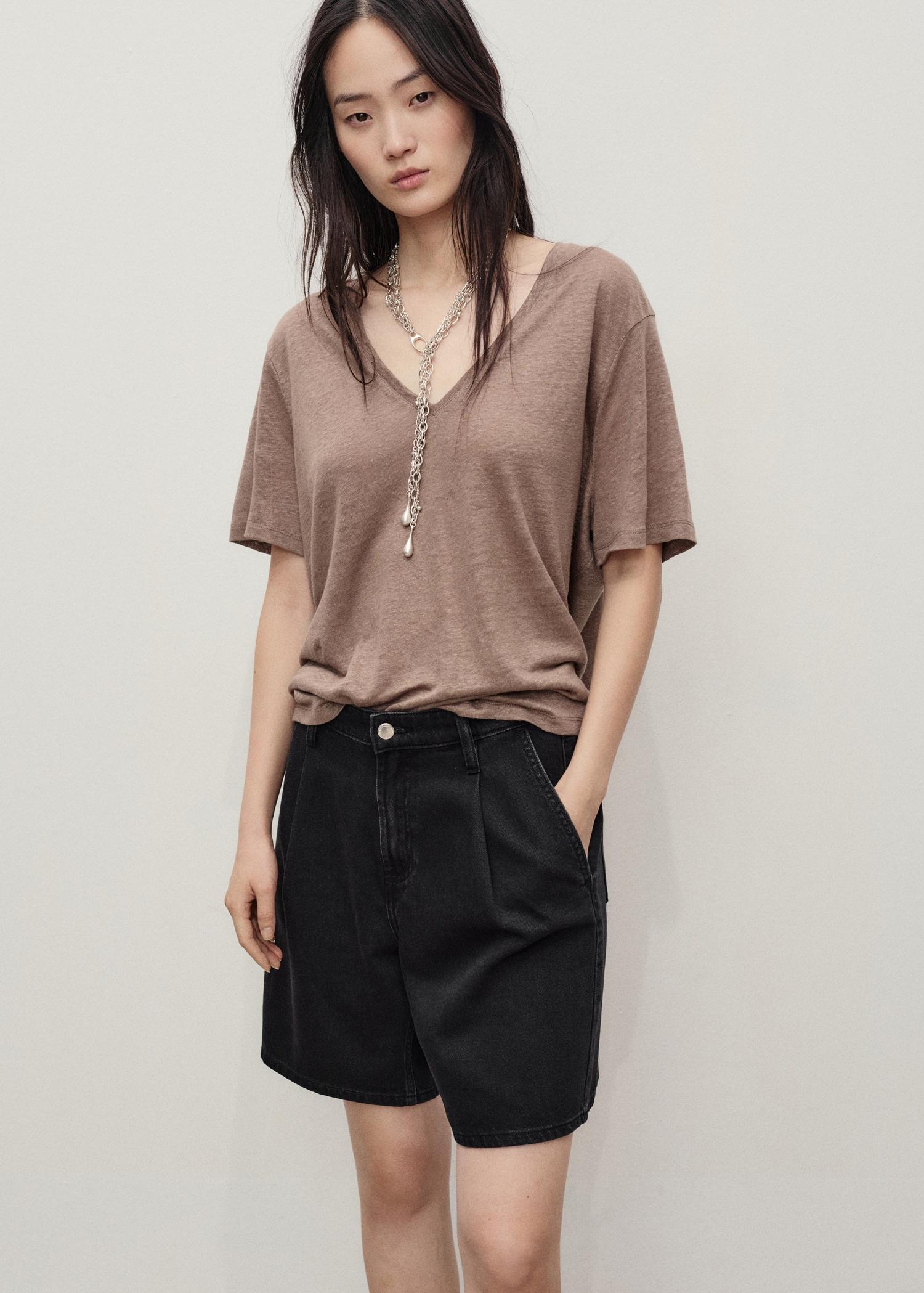 Mid-rise denim bermuda shorts with pleats - Women | MANGO USA Product Image