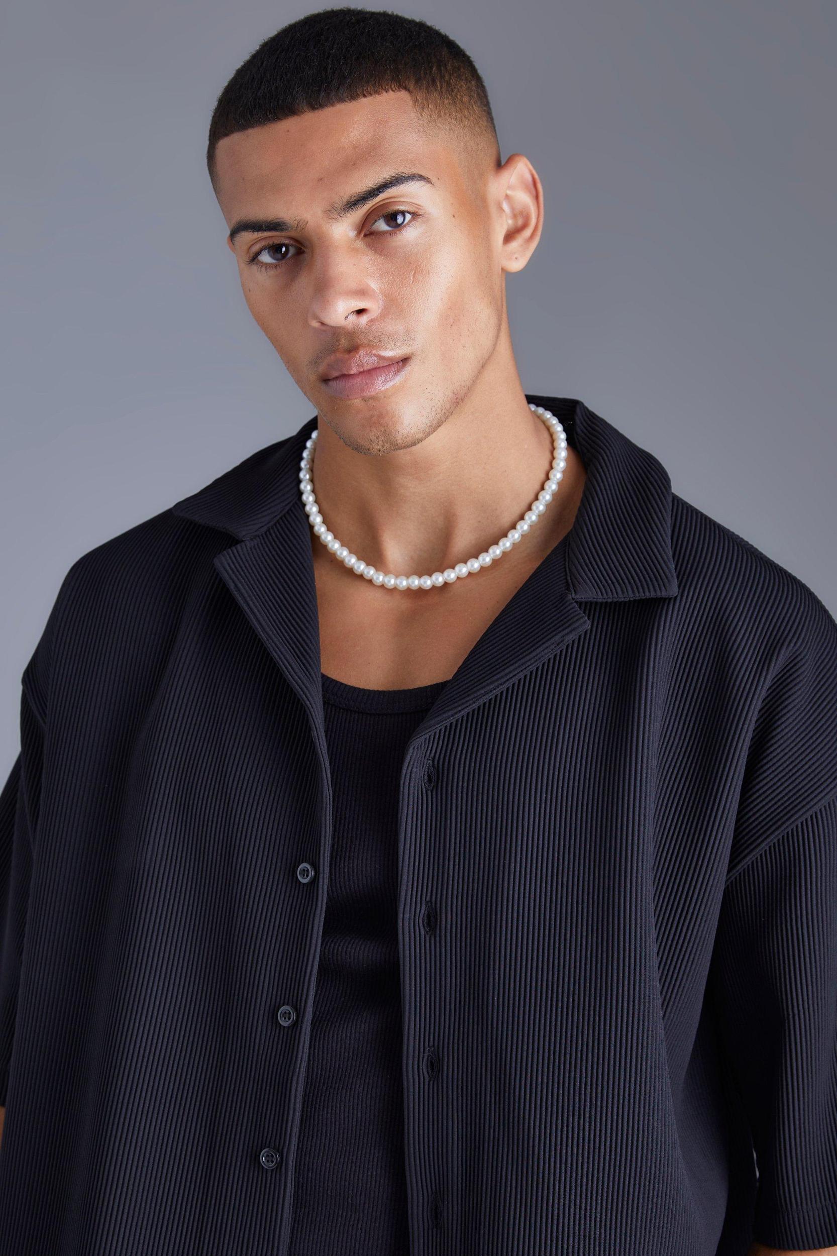 Short Sleeve Revere Oversized Fit Pleated Shirt | boohooMAN USA Product Image