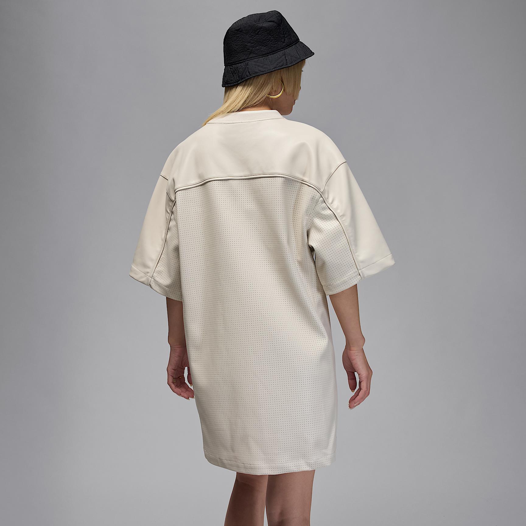 Womens Air Jordan Dress | HQ9184-104 Product Image