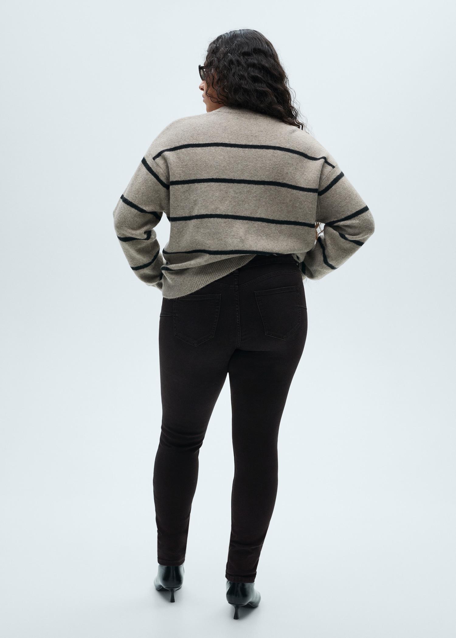 Push-up low-rise skinny jeans - Women | MANGO USA Product Image