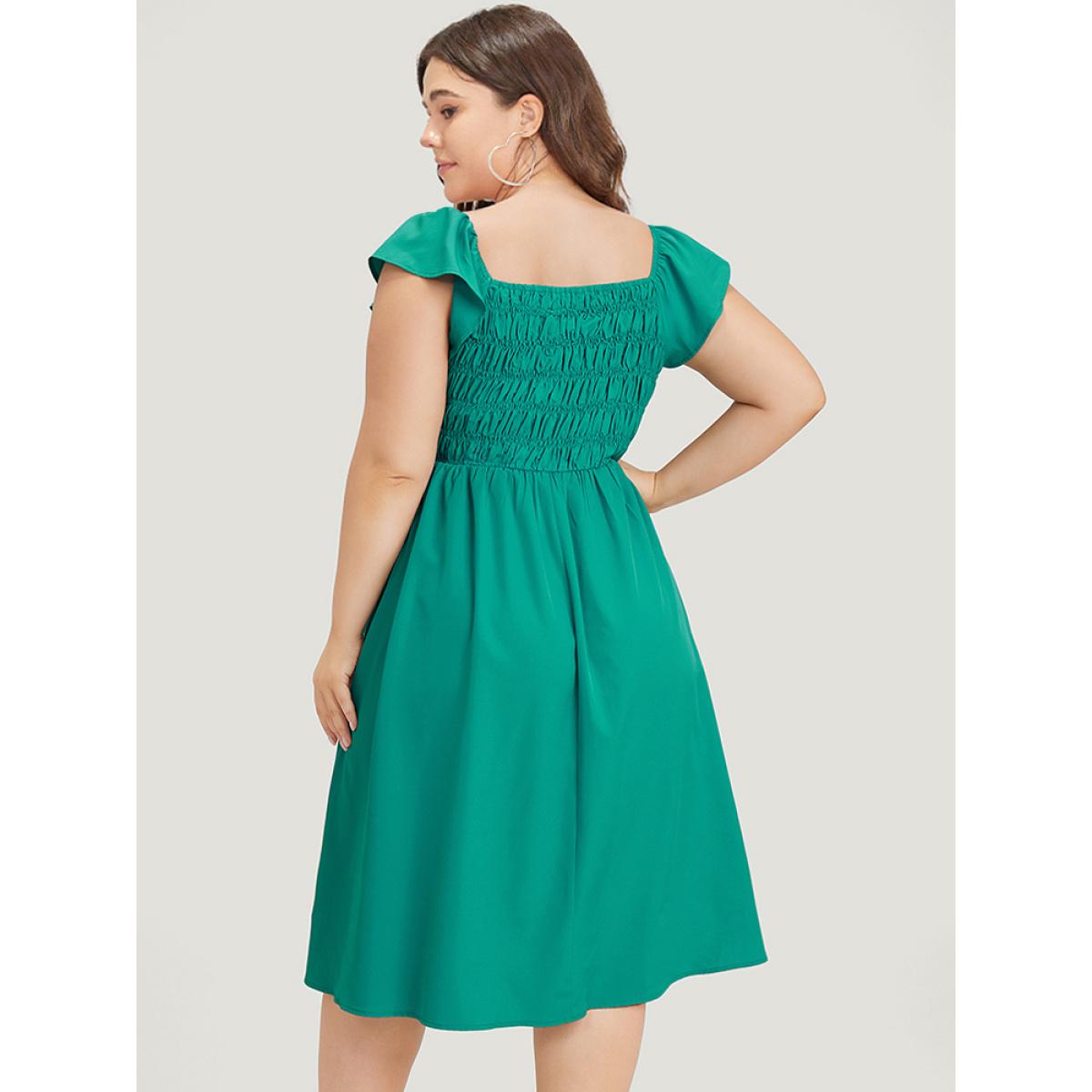 Plus Size Plain Shirred Square Neck Pocket Cap Sleeve Dress Emerald Women Elegant Pocket Square Neck Cap Sleeve Curvy Midi Dress BloomChic 22-24/3X Product Image