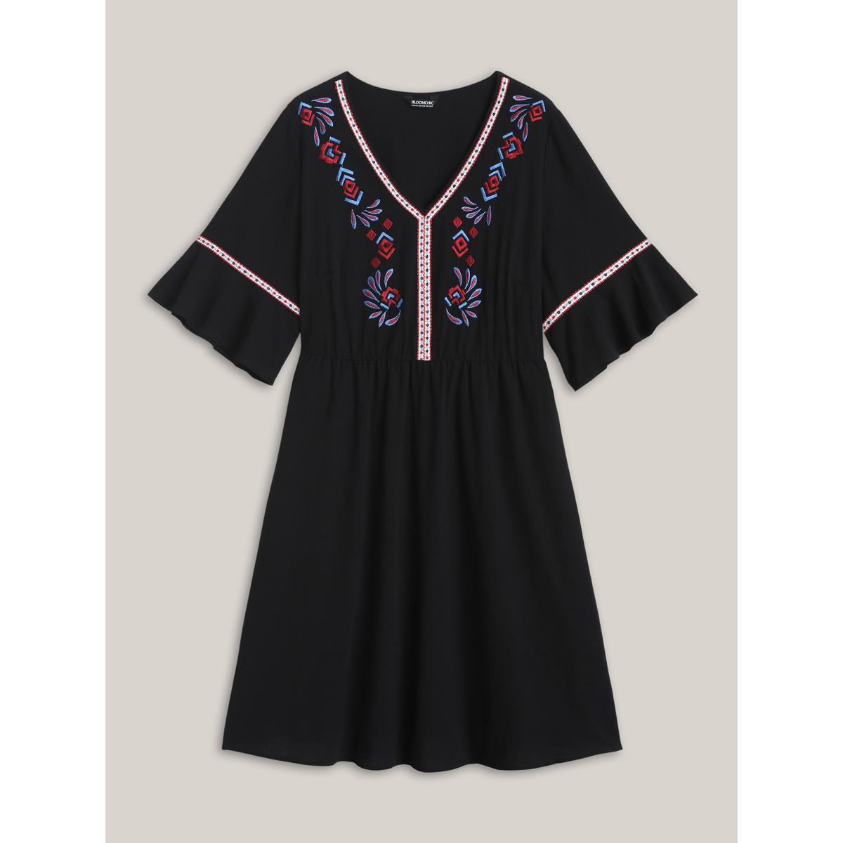 Plus Size Pure Cotton Embroidered Pockets Midi Dress Black Women V-neck Half Sleeve Curvy BloomChic 18-20/2X Product Image