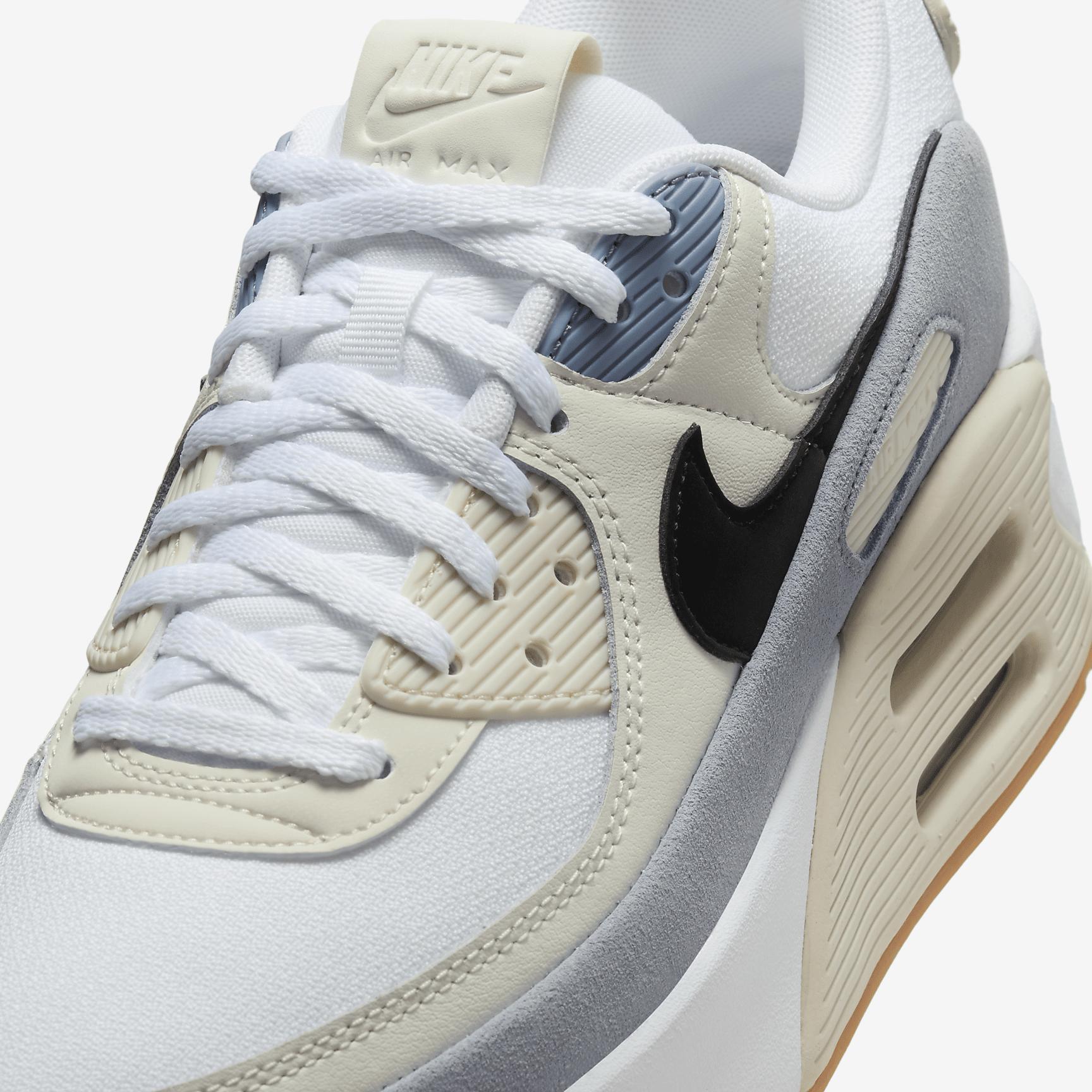 Womens Nike Air Max 90 LV8 Casual Shoes Product Image