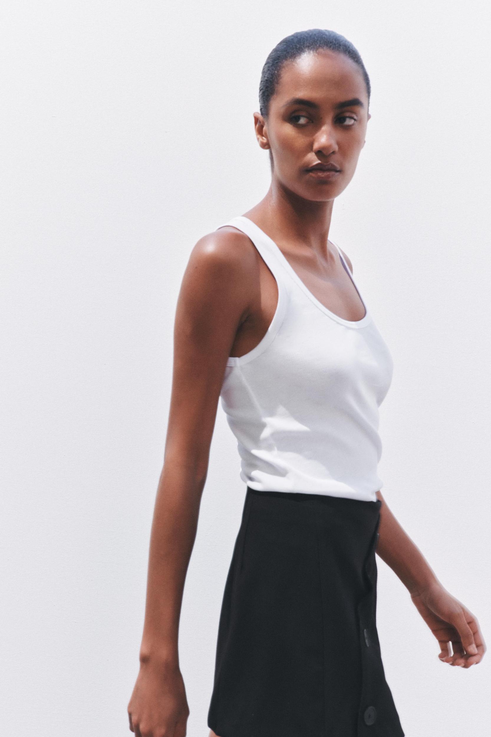 SPLIT SKIRT WITH BUTTONS Product Image