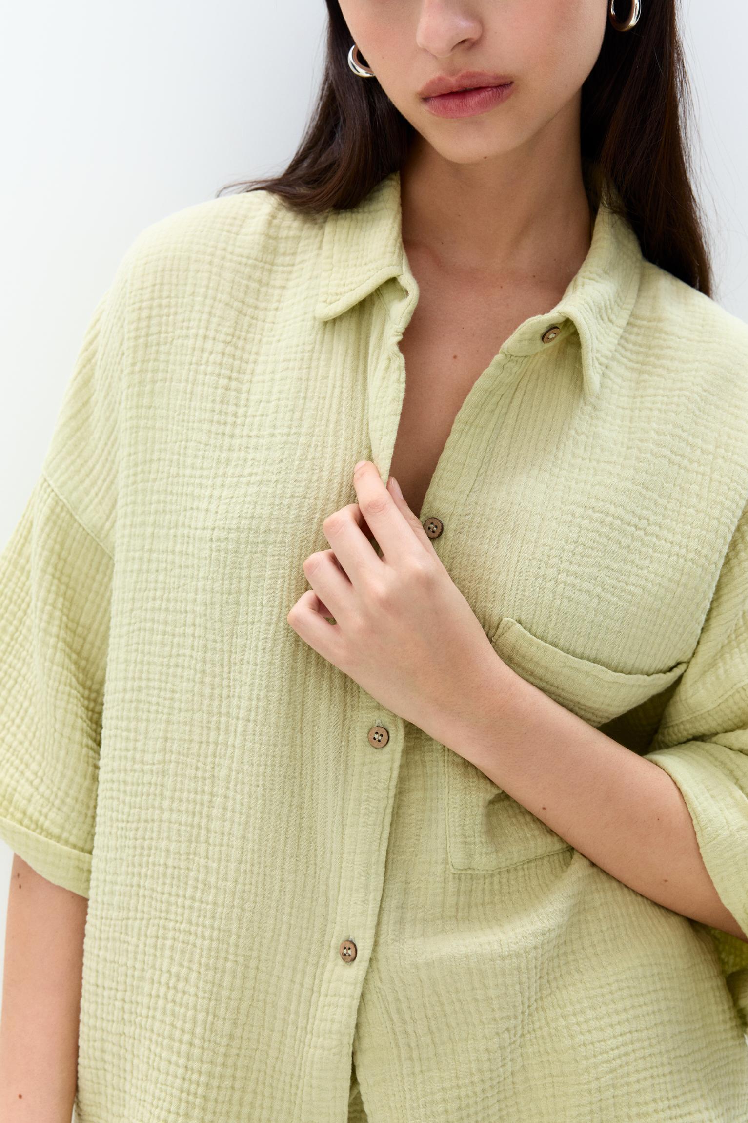 Textured short sleeve shirt Product Image