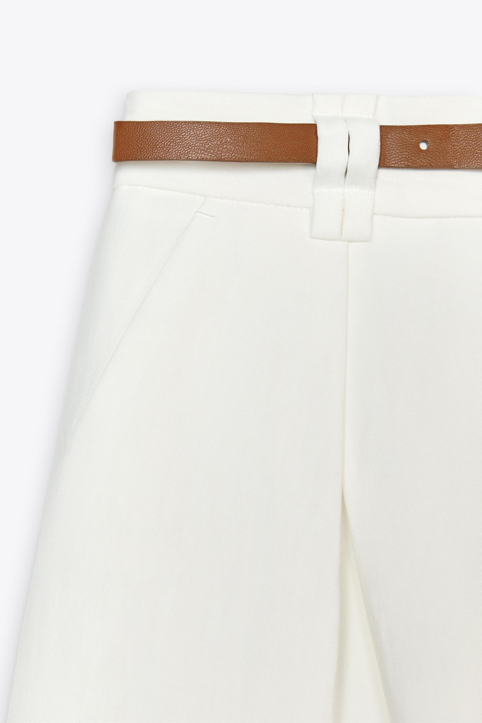 BELTED PLEATED SHORTS Product Image