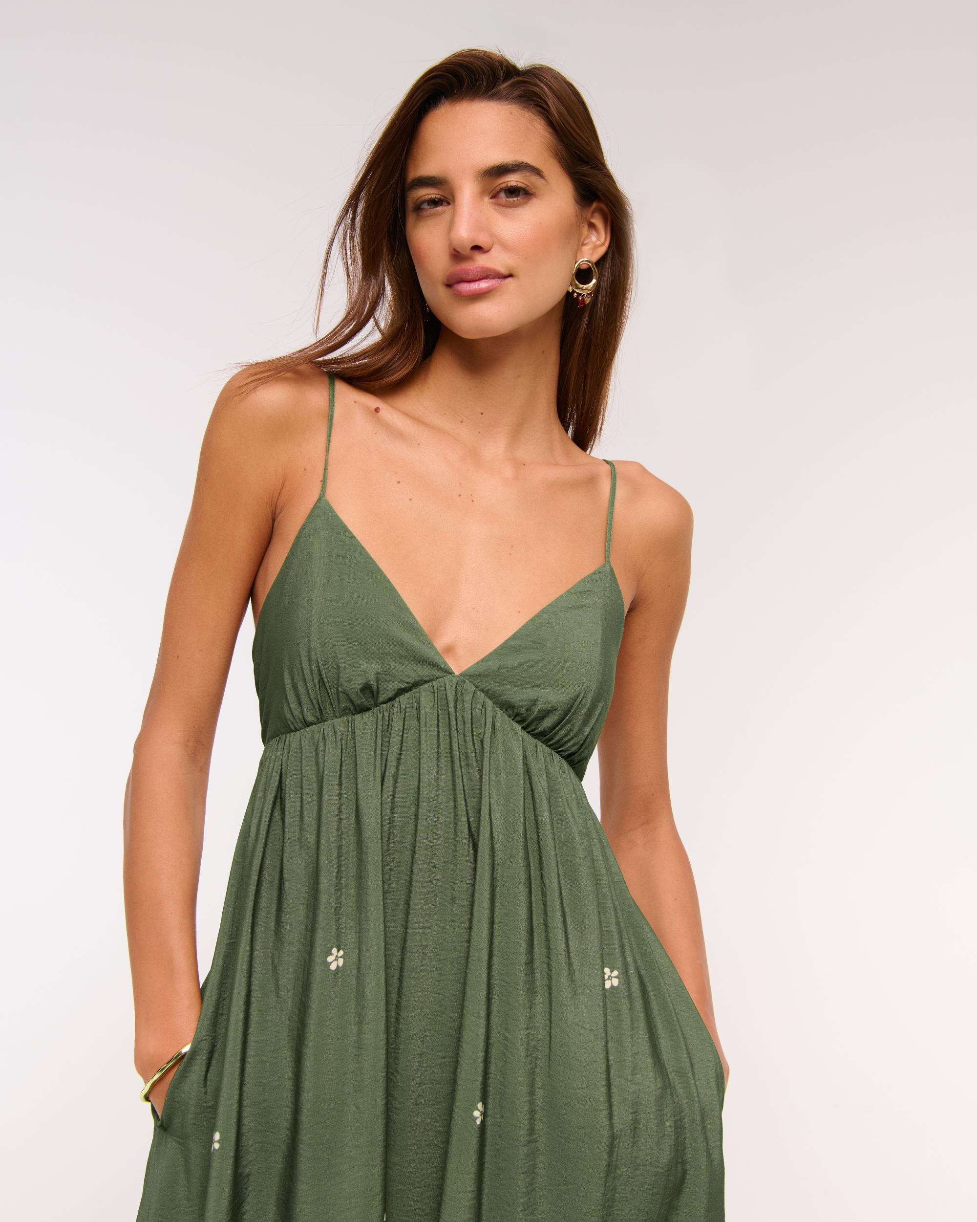 Bra-Free Clasp-Back Flowy Maxi Dress Product Image
