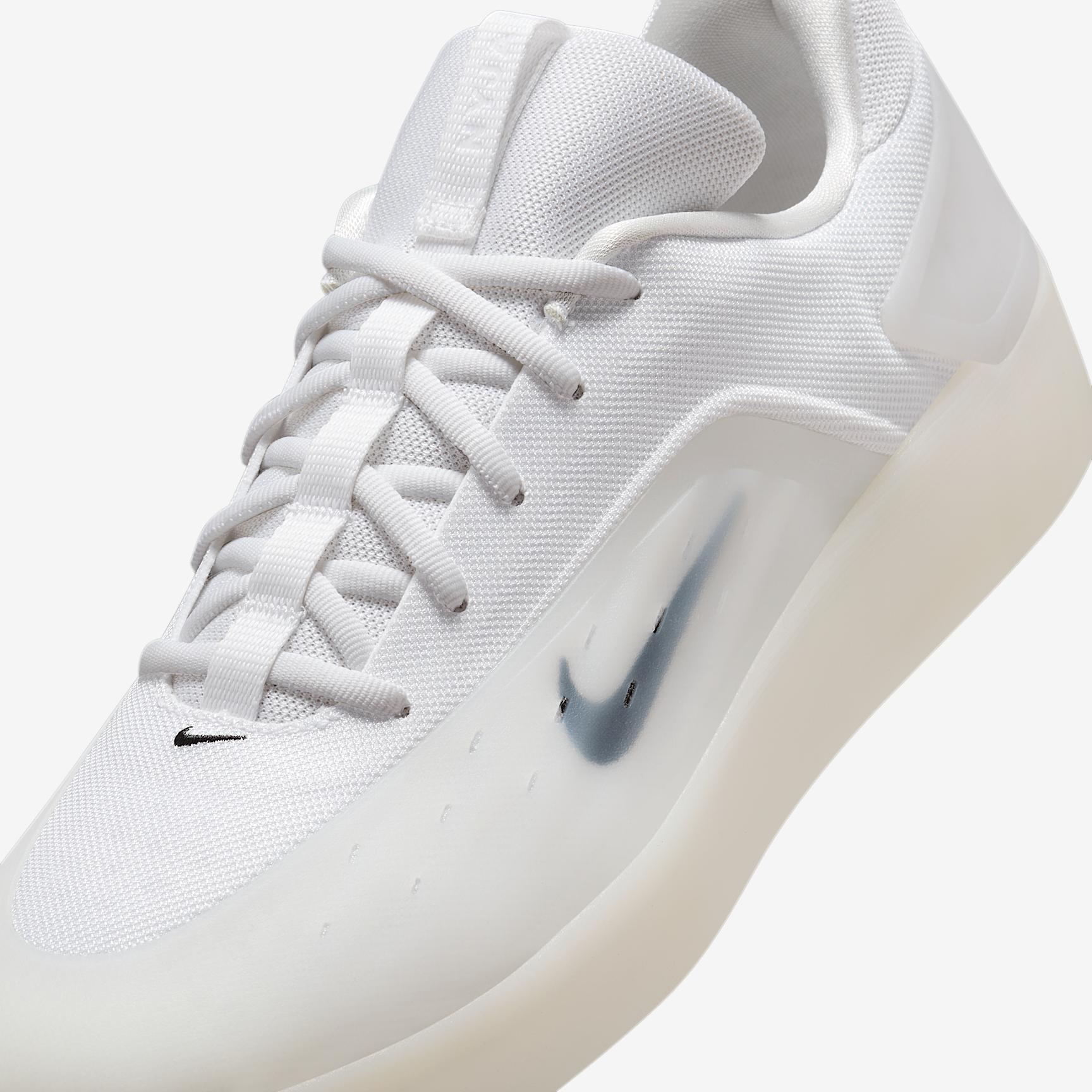 Mens Nike SB Zoom Nyjah 4 Skate Shoes | FQ1273-100 Product Image