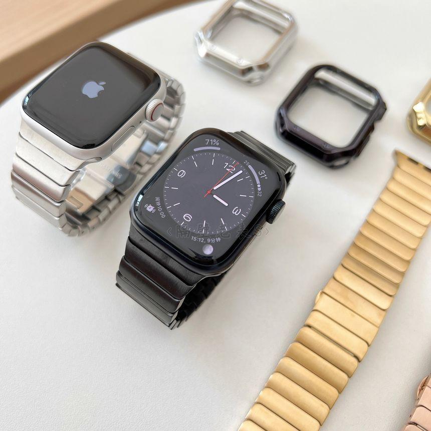 Stainless Steel Apple Watch Band Product Image