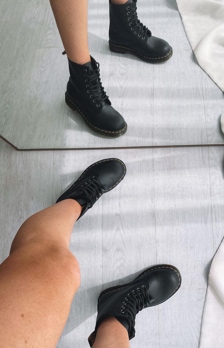 Dr. Martens 1460 Boot Black Noir Nappa Product Image