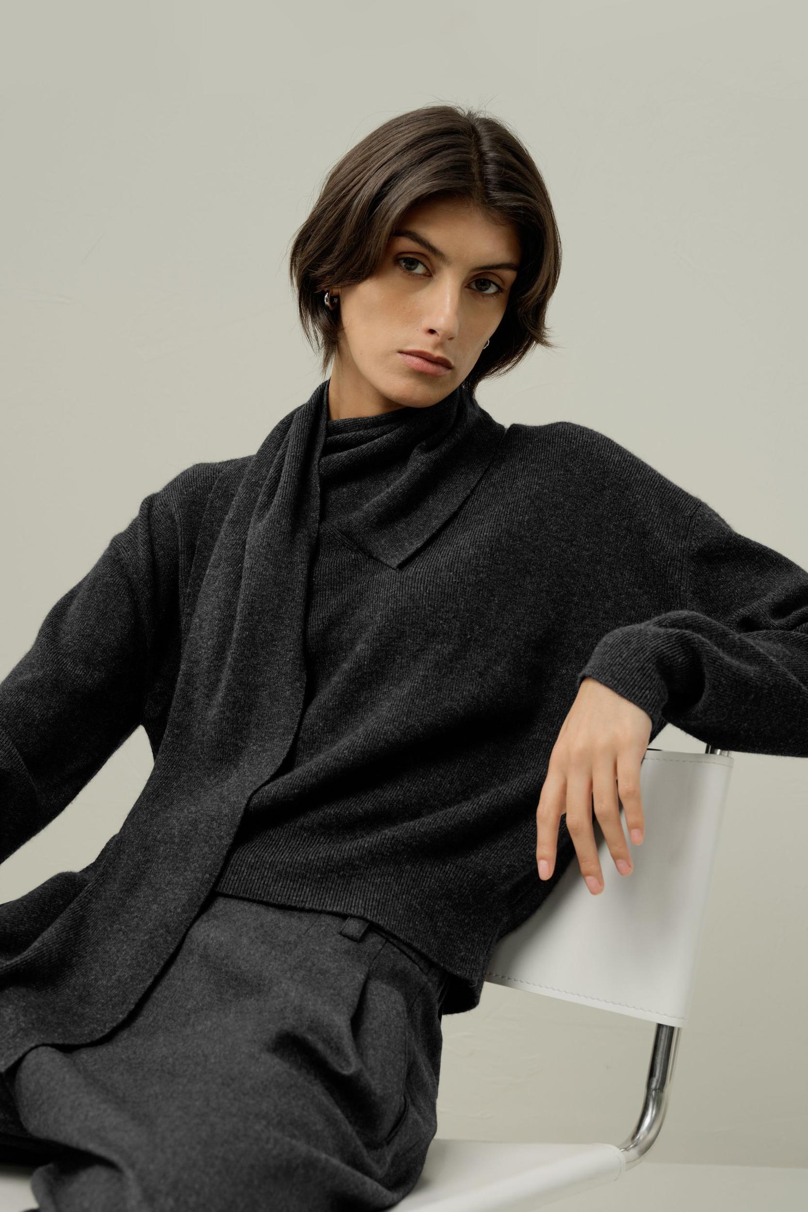 Bowtie Collar Wool-Cashmere Sweater Product Image