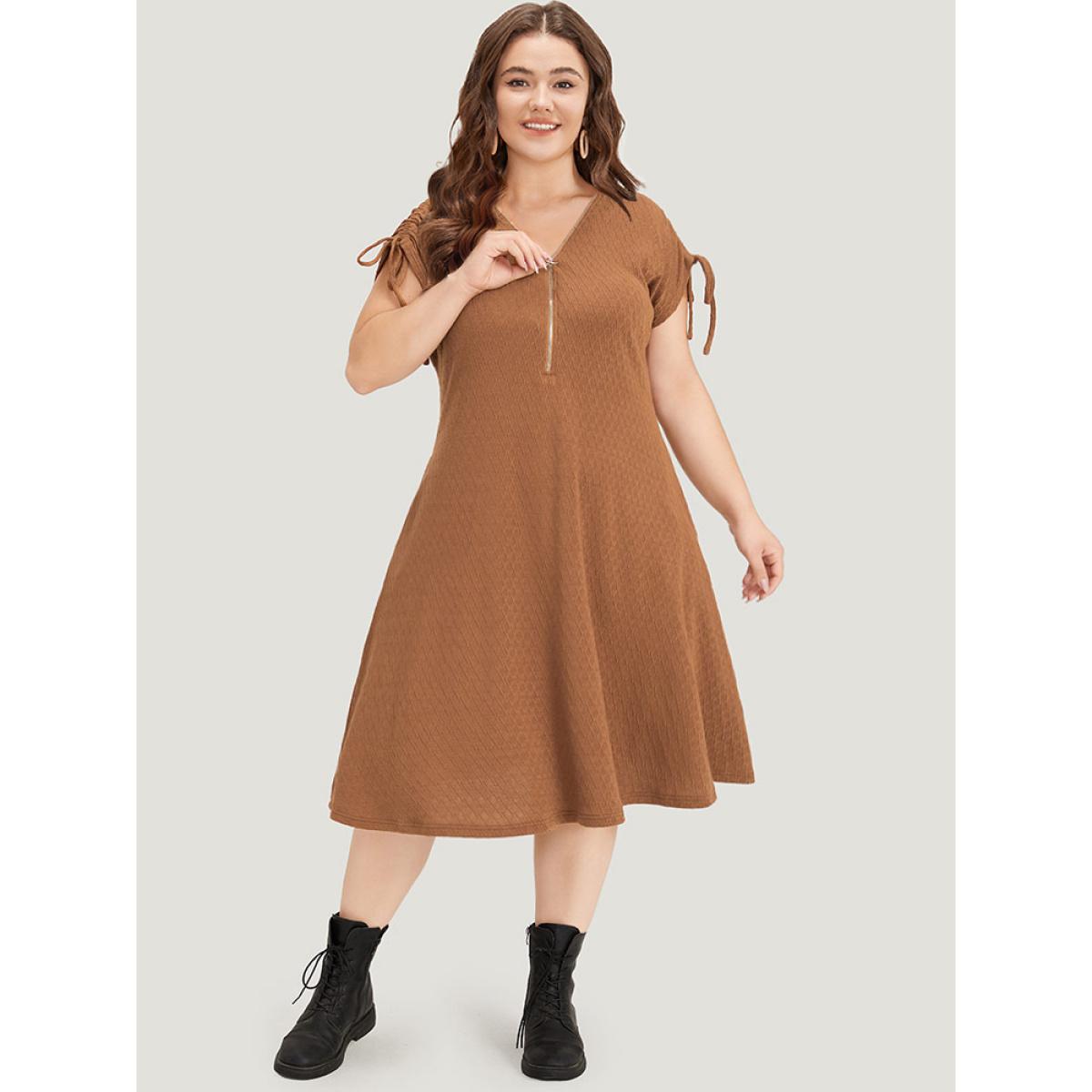 Plus Size Solid O Ring Zipper Pocket Drawstring Dolman Sleeve Dress Bronze Women Casual Texture V-neck Short sleeve Curvy Midi Dress BloomChic 18-20/2X Product Image