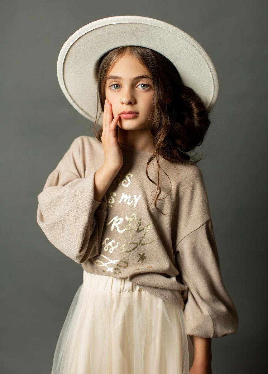 Juana Sweatshirt in Heather Oat Girls Product Image