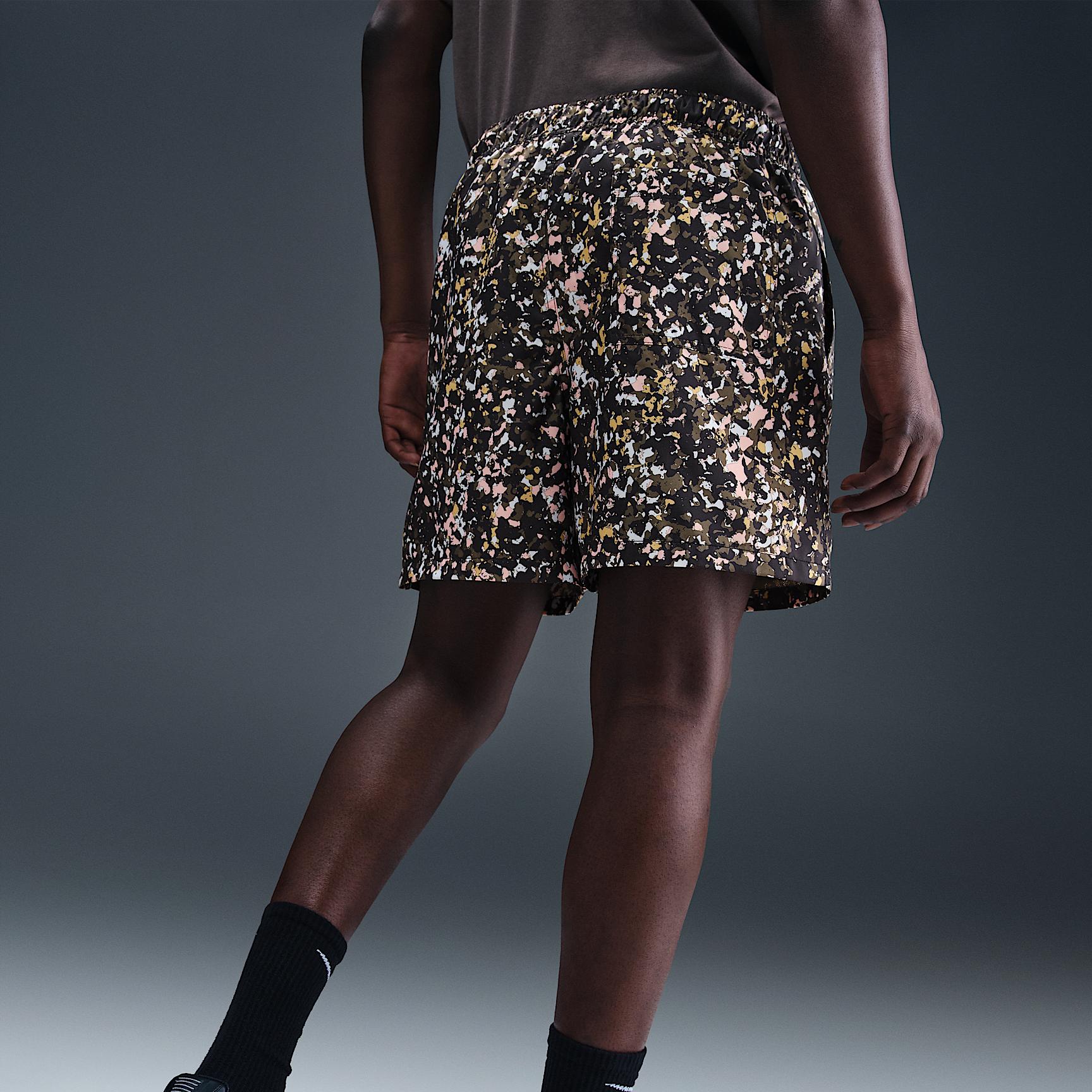 Mens Nike Sportswear Club Woven Shorts | IF8502-222 Product Image