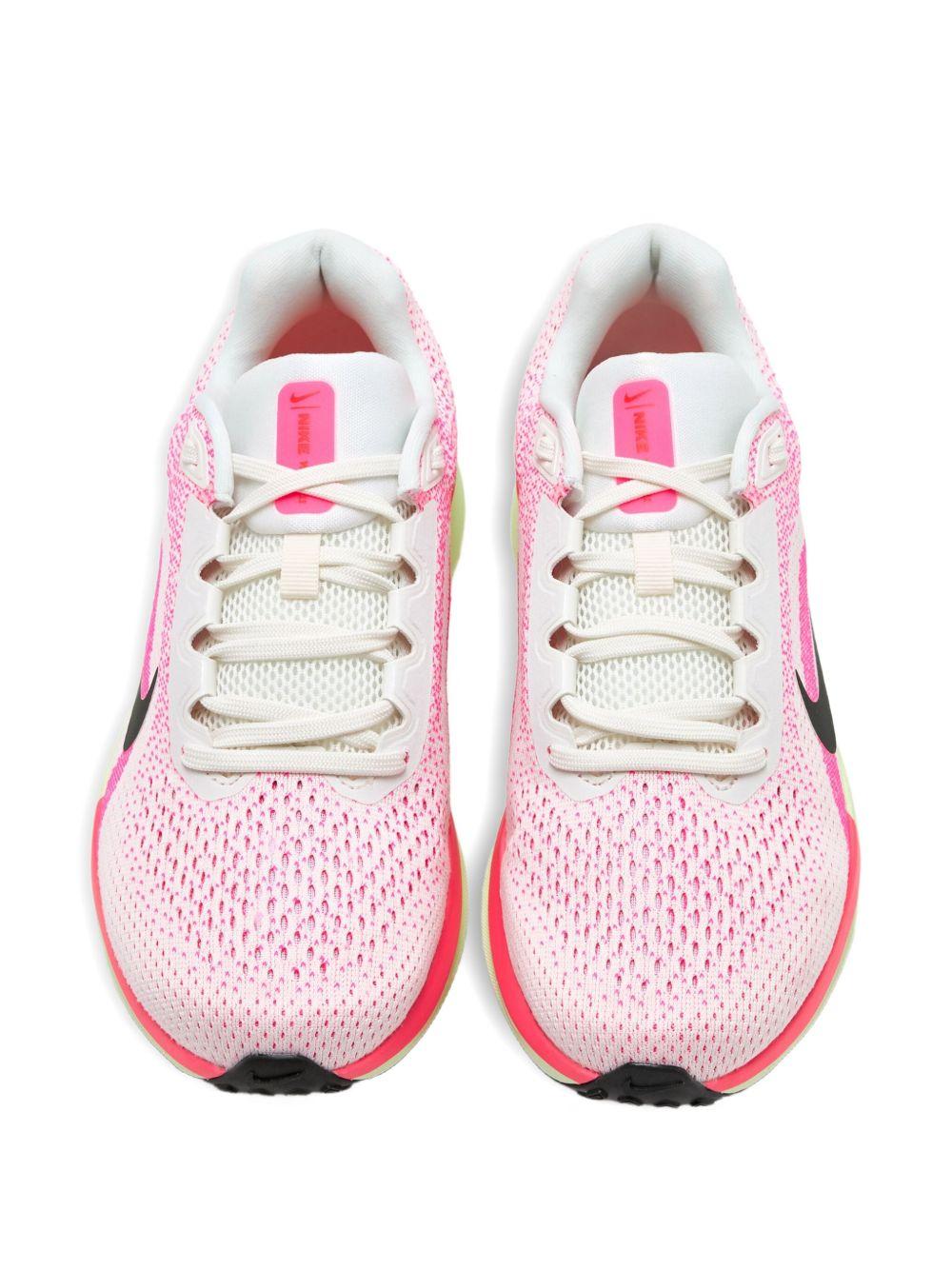 Winflo 11 sneakers Product Image