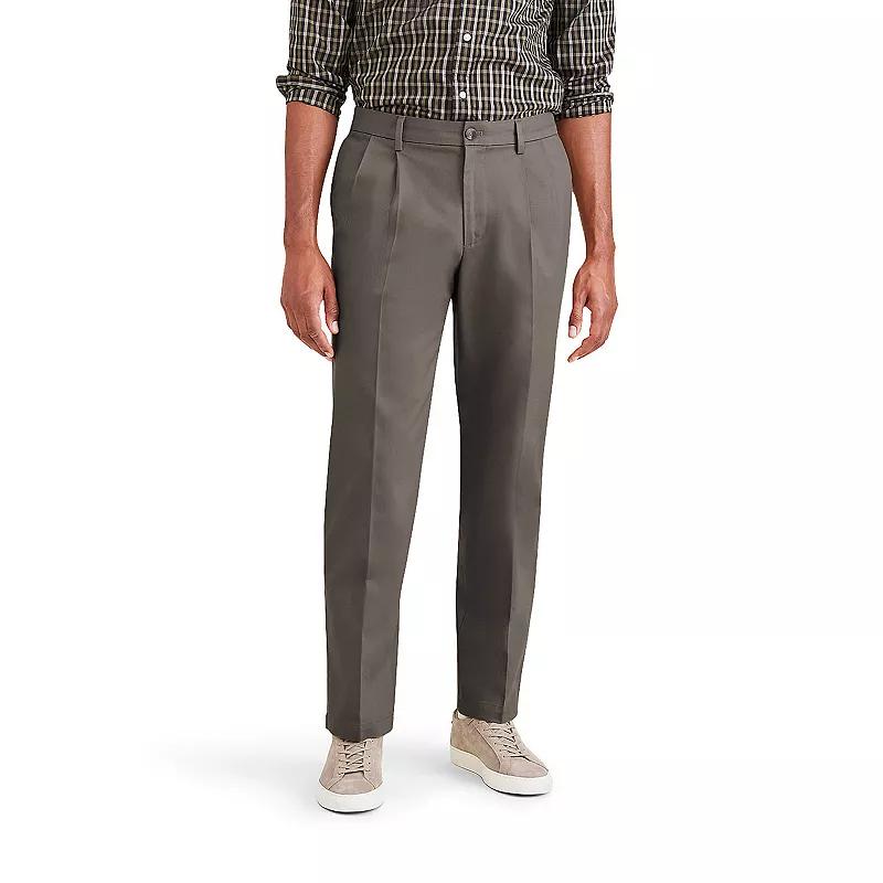Men's Dockers Signature Iron Free Stain Defender Classic-Fit Khaki Pleated Pants,  Product Image