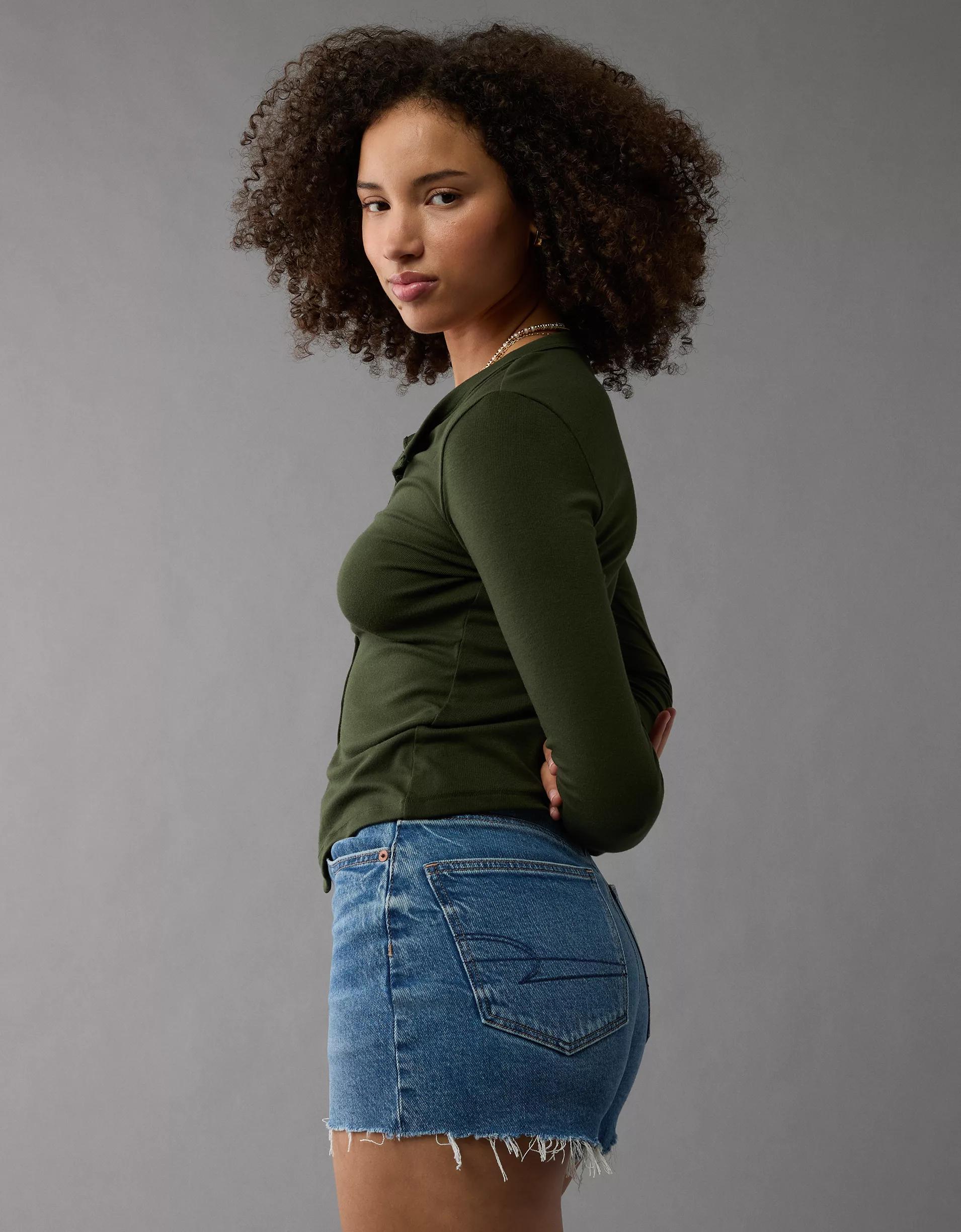 AE Stretch Curvy Crossover Denim Mom Short Product Image