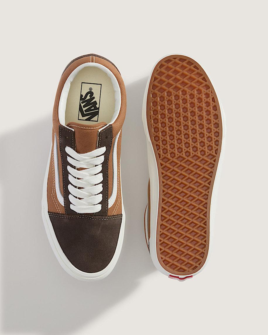 Old Skool Shoe in Brown / Black| Vans US Product Image