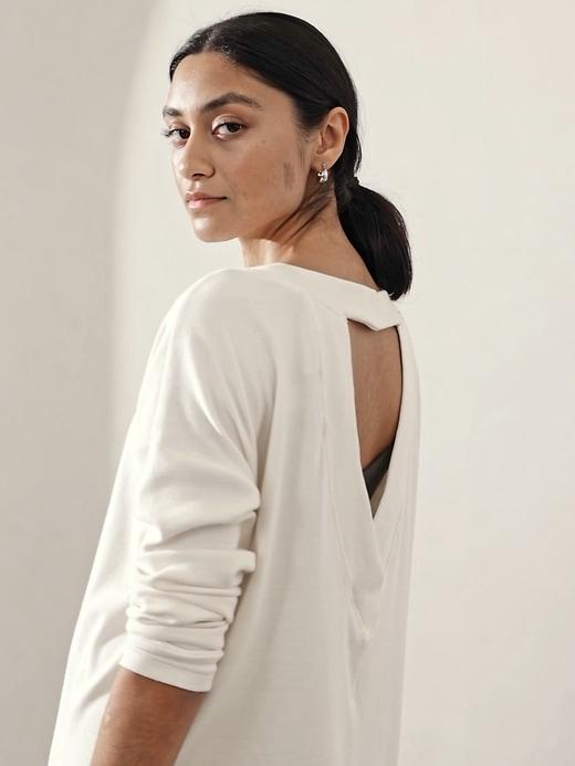 Presence Sweatshirt Product Image