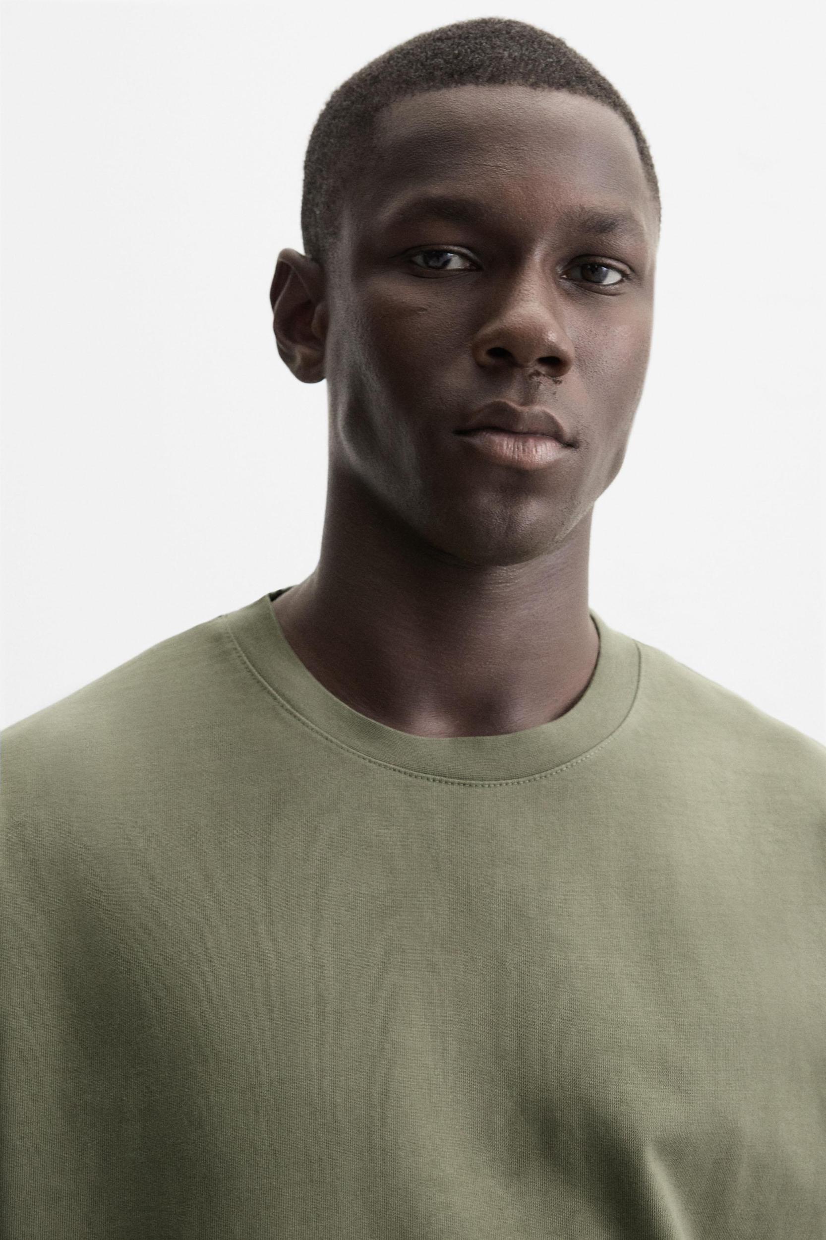 BASIC HEAVYWEIGHT T-SHIRT Product Image