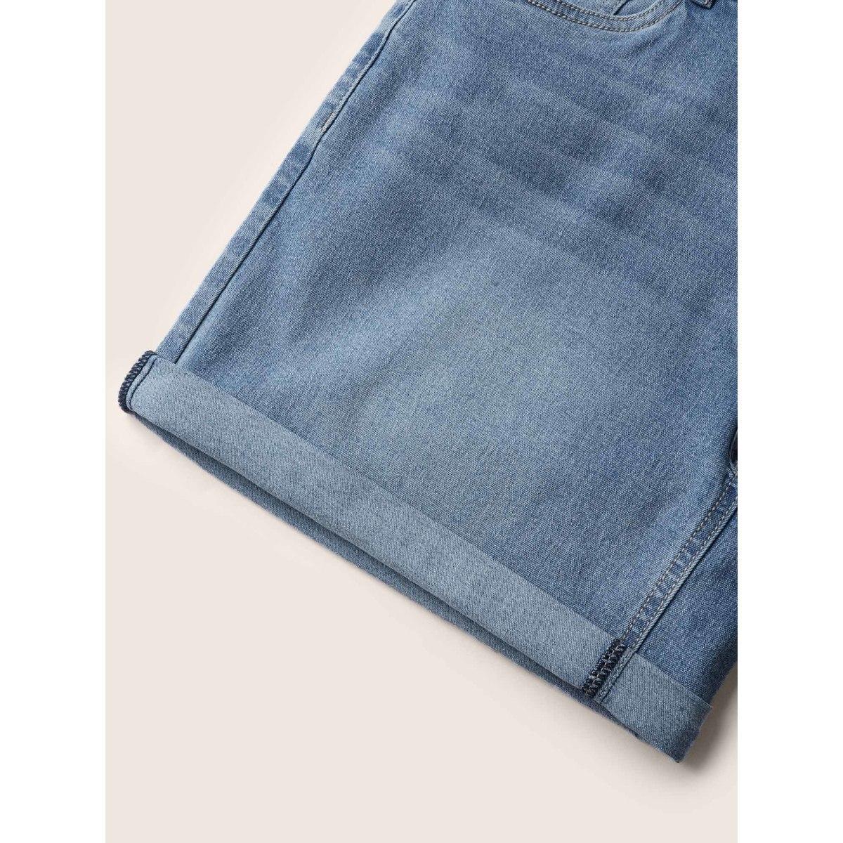 Plus Size Light Wash Roll Hem Slanted Pocket Denim Shorts Women LightBlue Roll Hem High stretch Everyday Slanted pocket Casual Denim Shorts BloomChic 22/3X Product Image