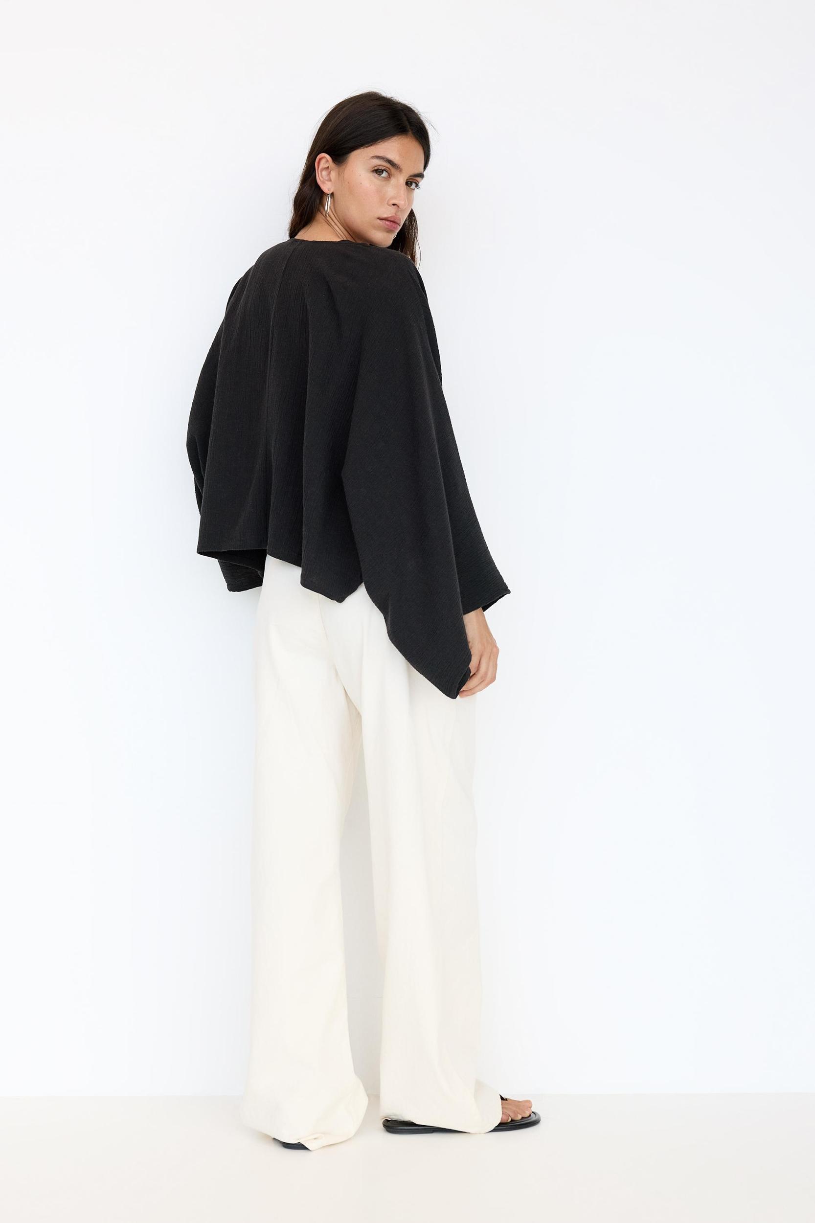 Short rustic kimono Product Image