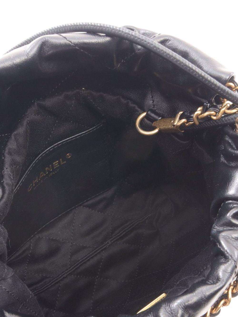 2021 Chanel 22 shoulder bag Product Image