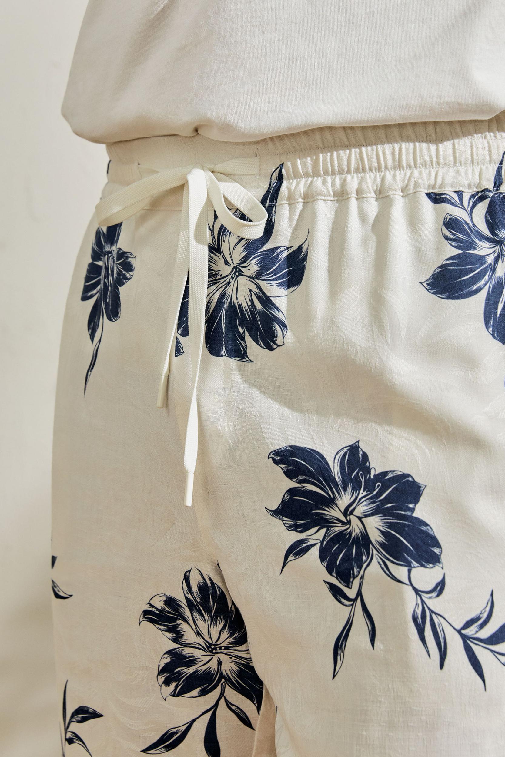 Hawaiian Cruise Lily Shorts Product Image