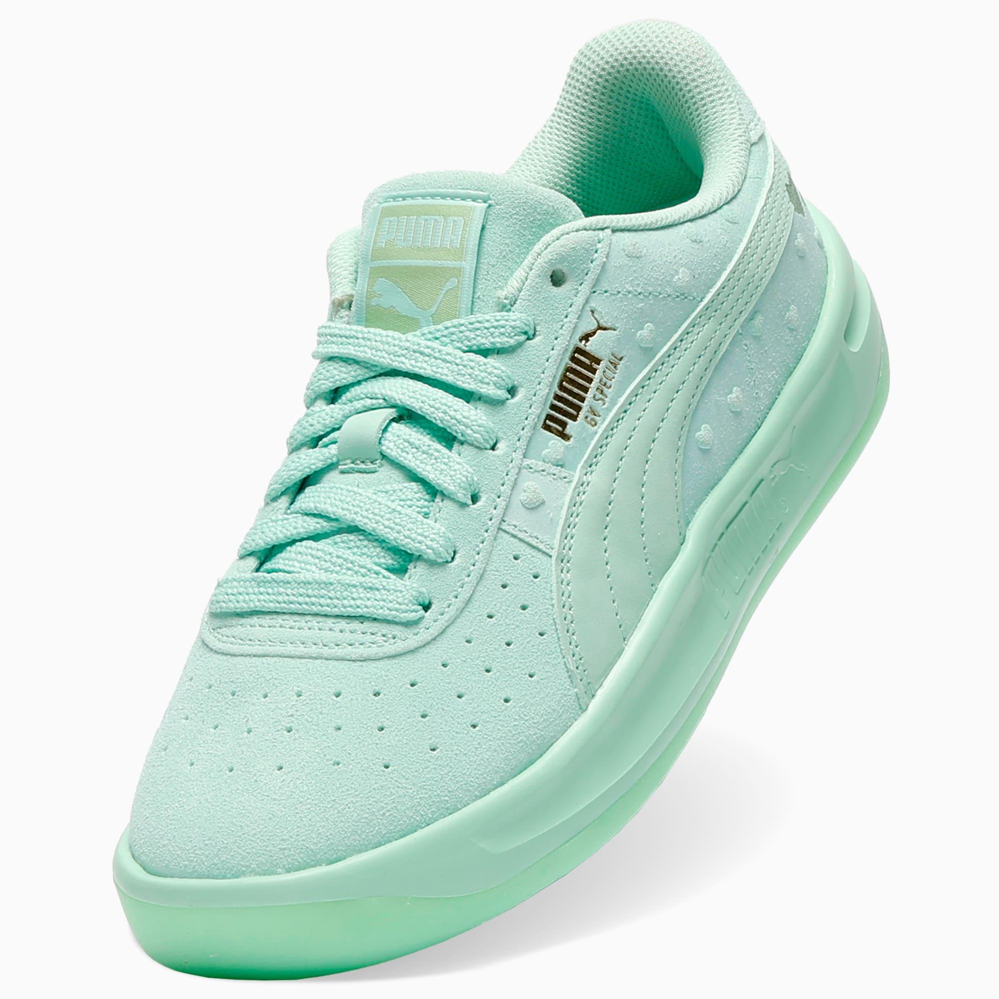 GV Special SOA Hearts Sneakers Women Product Image