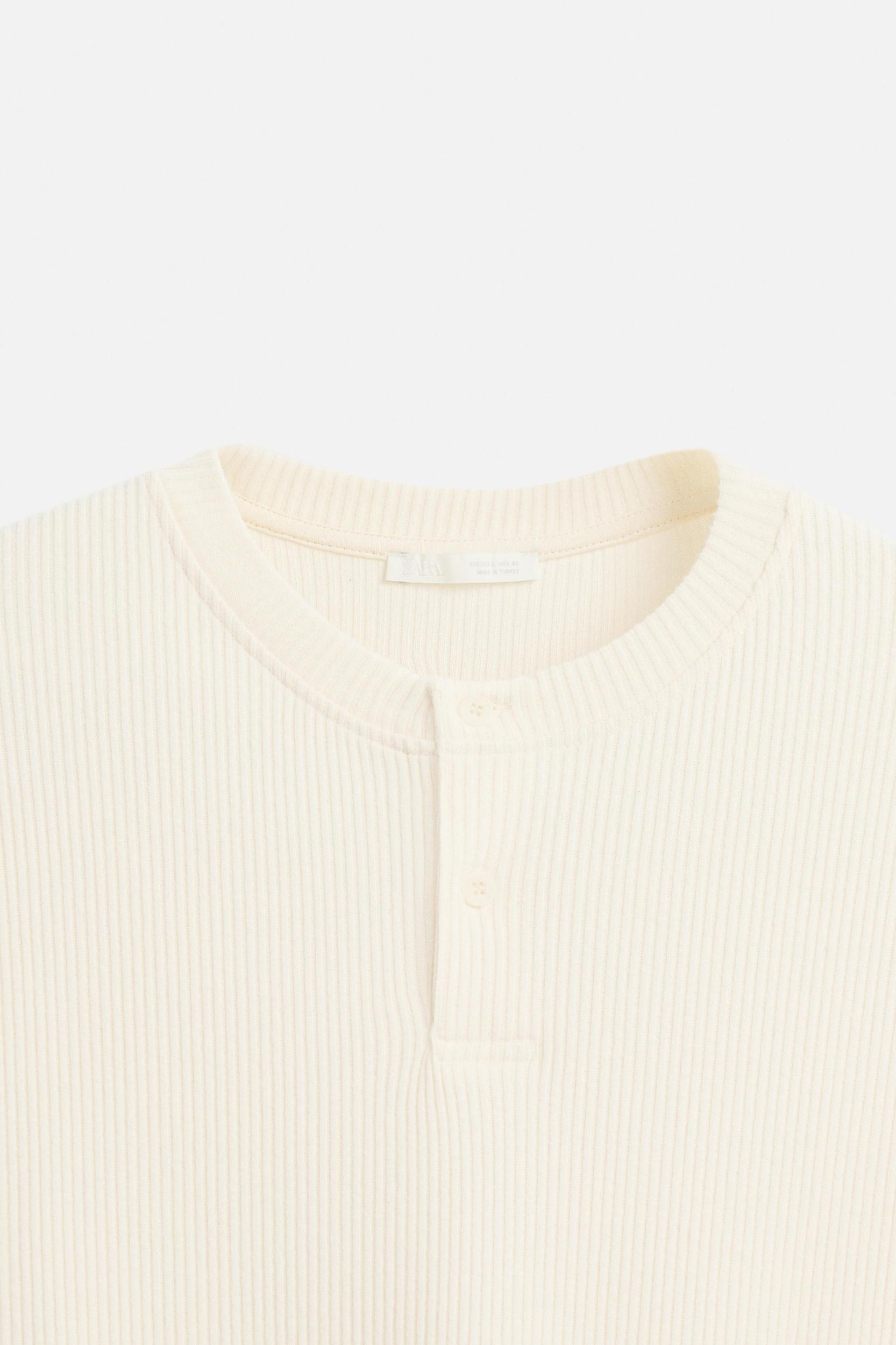 RIBBED TEXTURED T-SHIRT Product Image