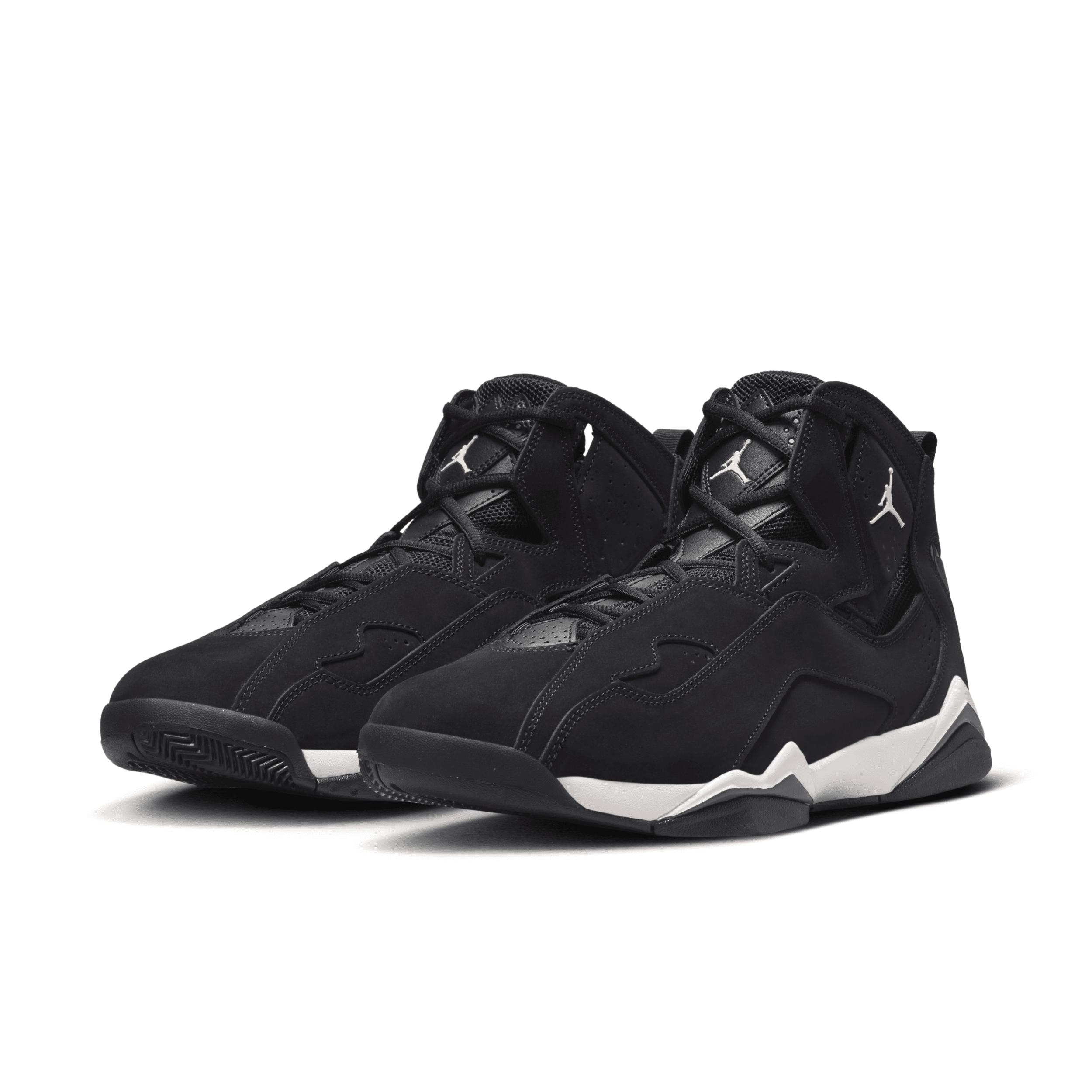 Jordan Mens True Flight Basketball Shoes Product Image