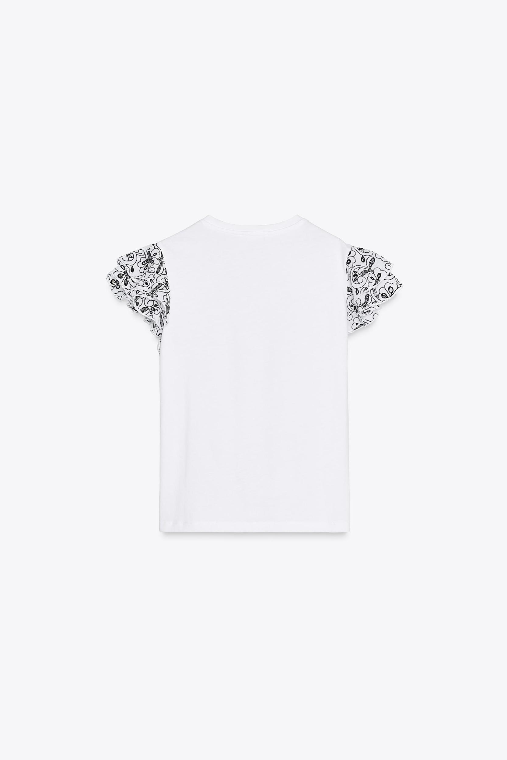 CONTRASTING EMBROIDERY T-SHIRT Product Image