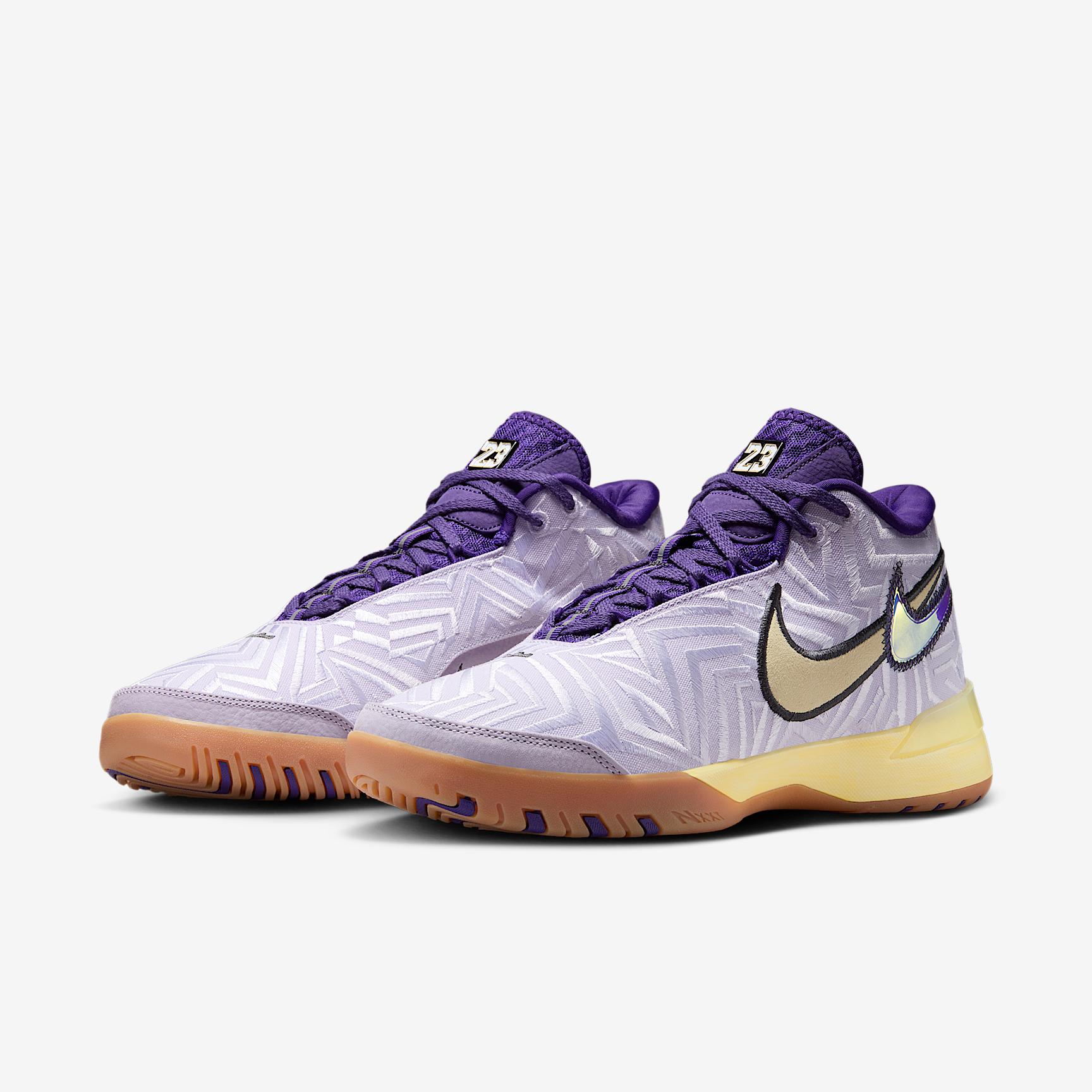 Nike Men's LeBron NXXT Genisus Basketball Shoes Product Image