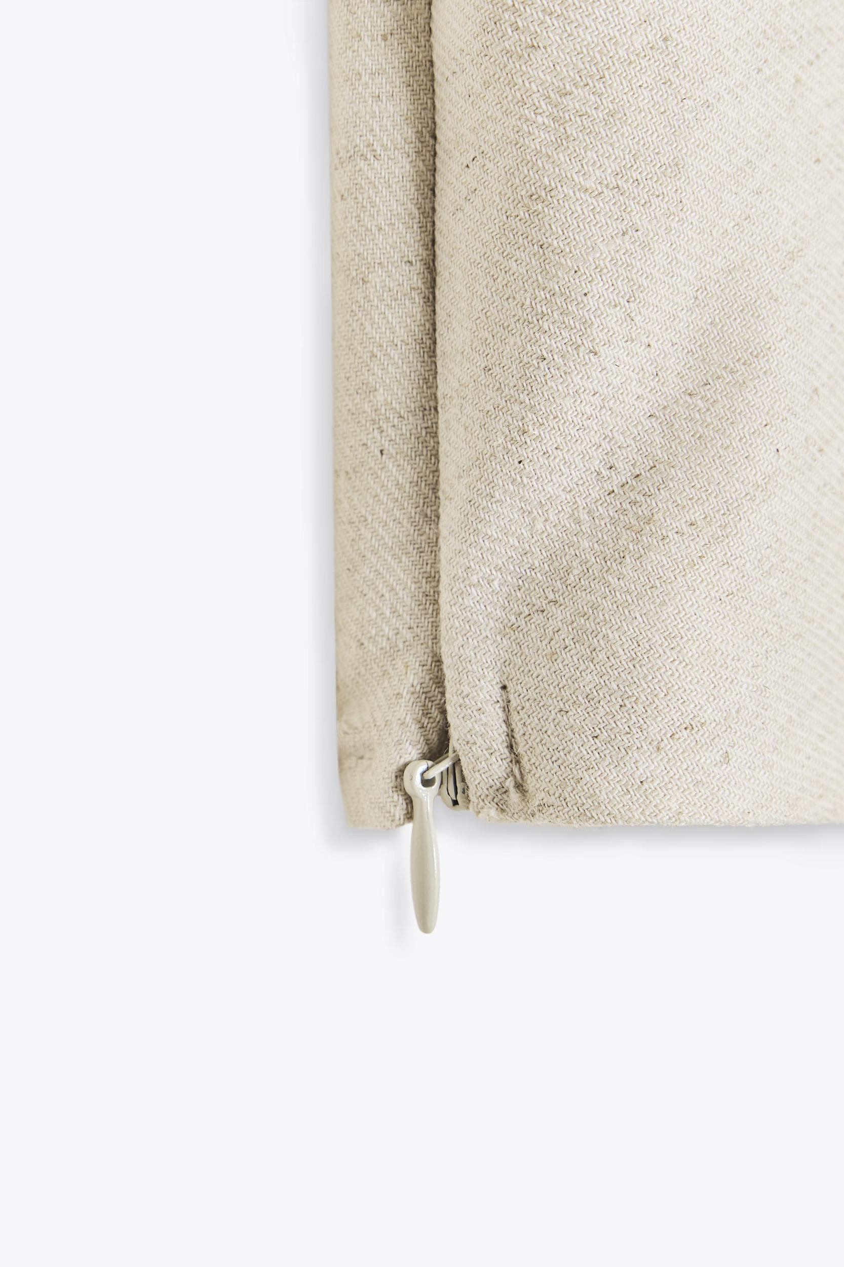 SLEEVELESS PLEAT TOP Product Image