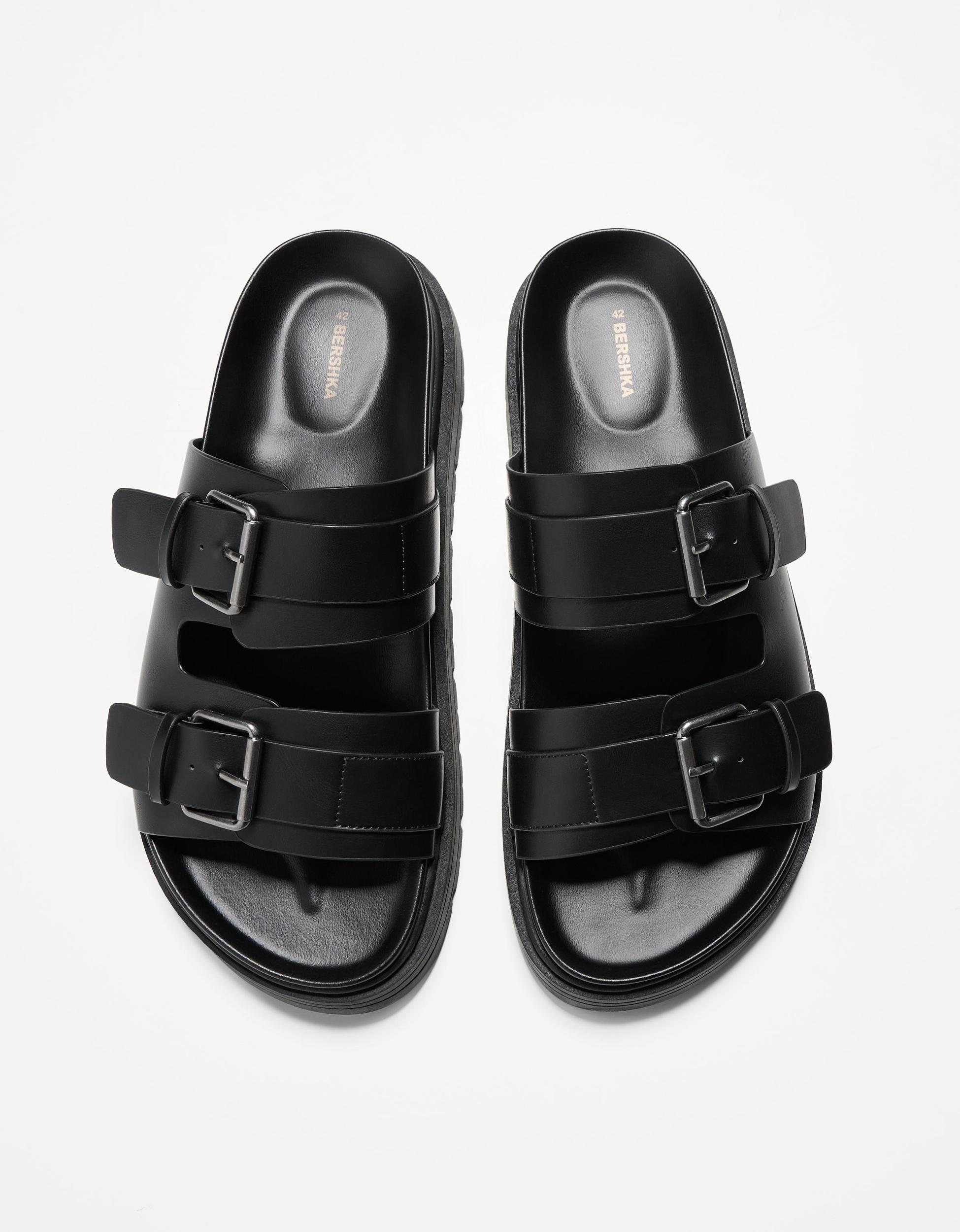 Buckled sandals Product Image