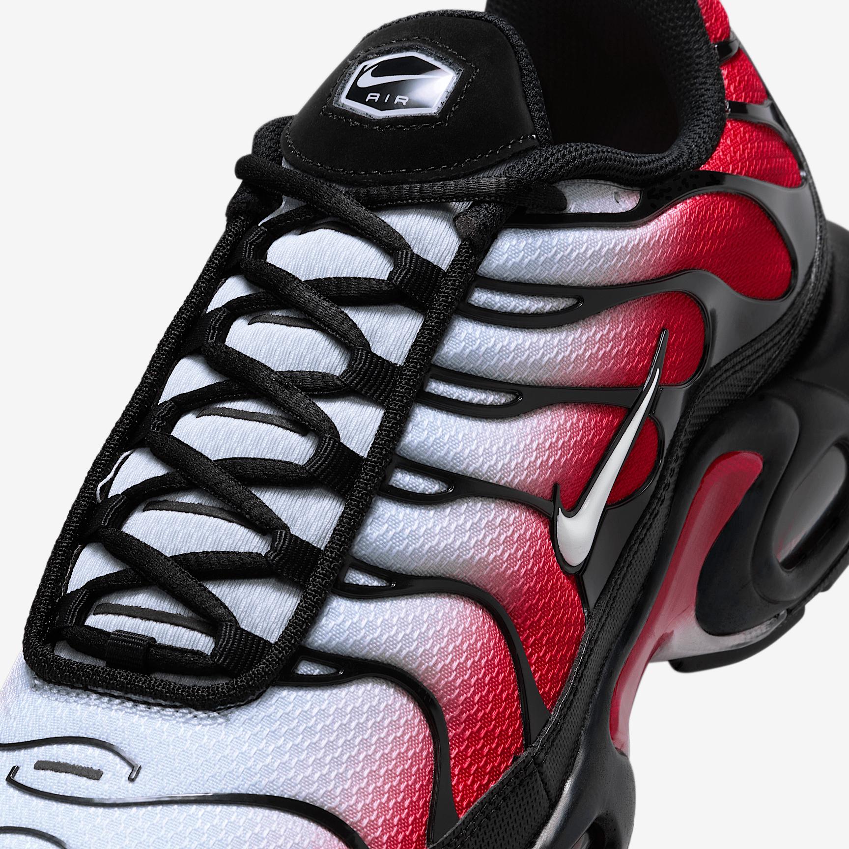 Nike Men's Air Max Plus Shoes Product Image