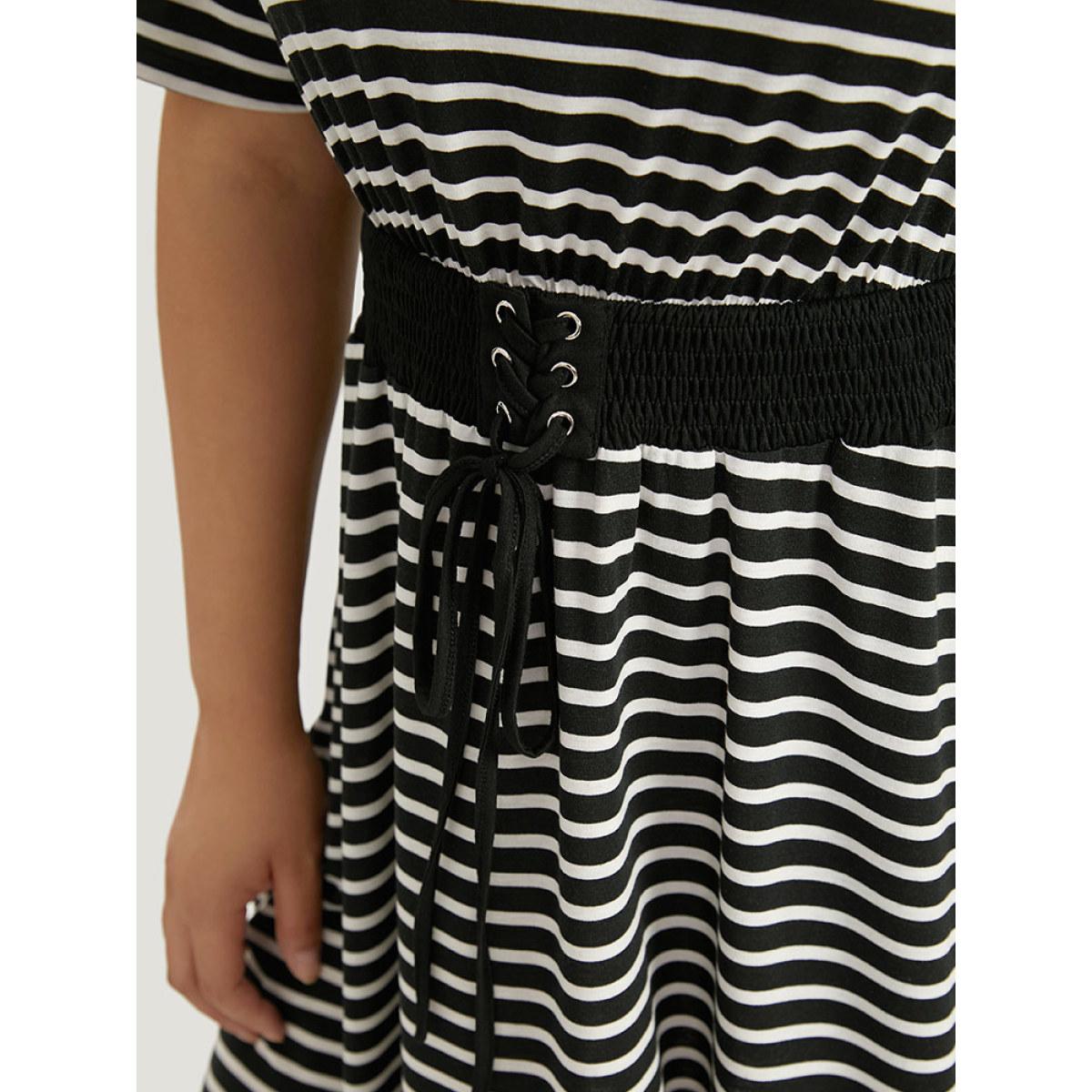 Plus Size Halloween Striped Patchwork Pocket Round Neck Ties Dress Black Women Casual Contrast Round Neck Short sleeve Curvy Midi Dress BloomChic 28/5X Product Image