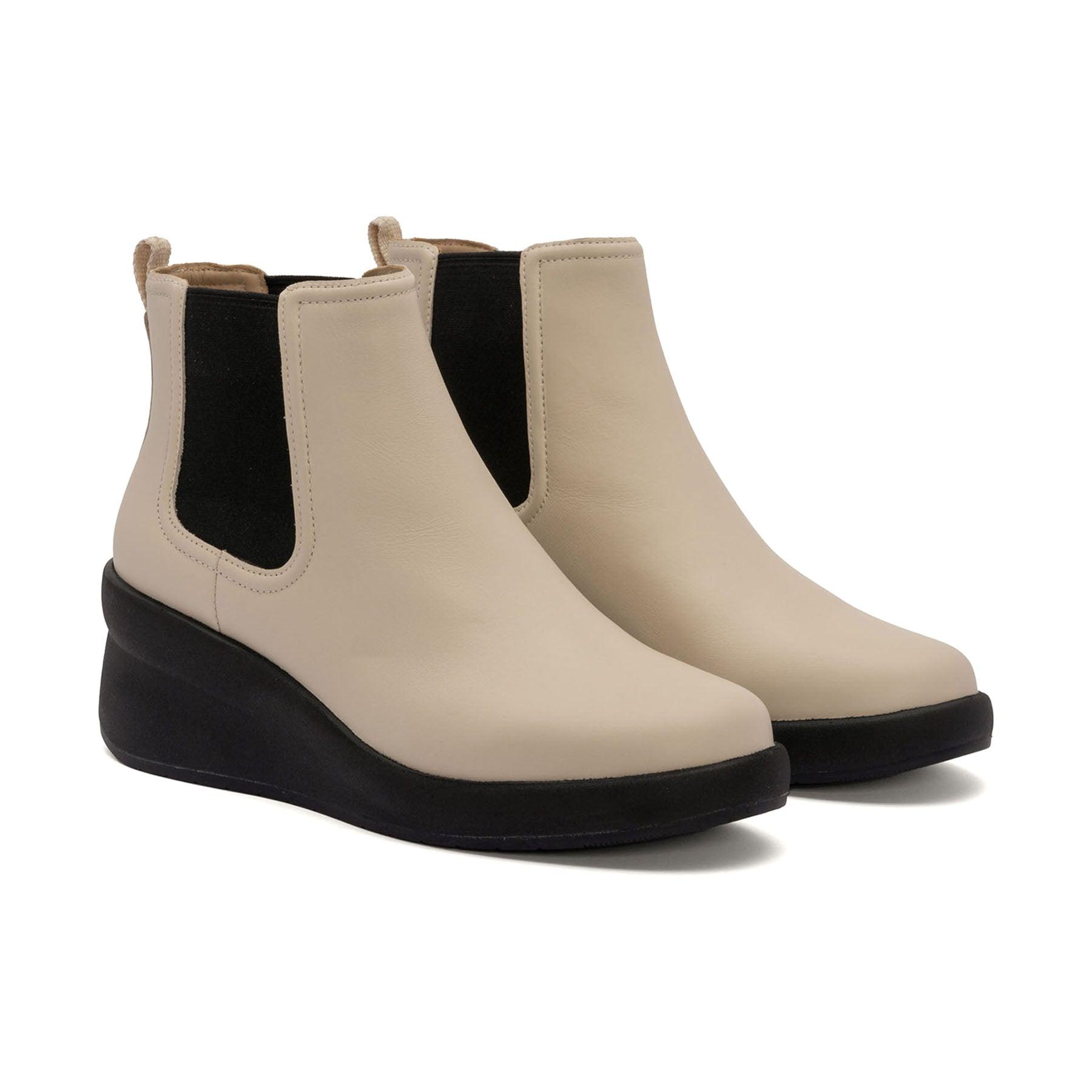 Passage Chelsea Metatarsal Female Product Image