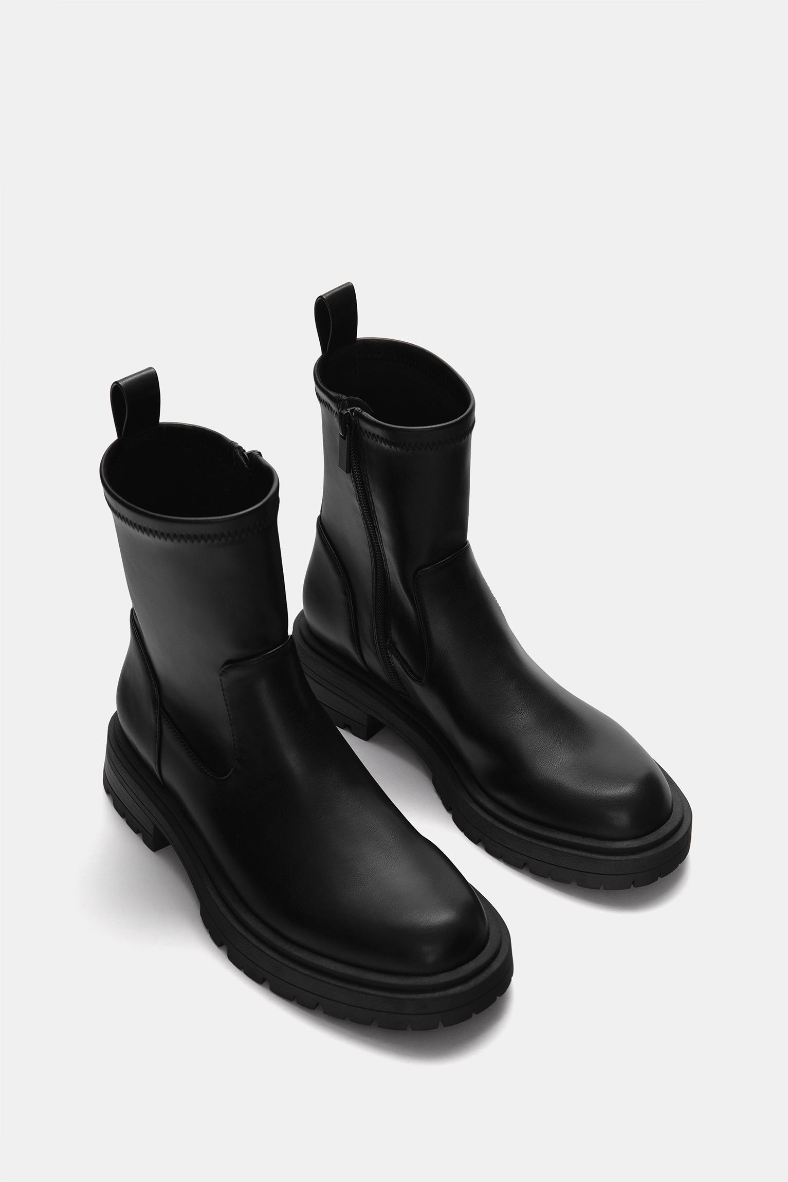 Flat stretch ankle boots Product Image
