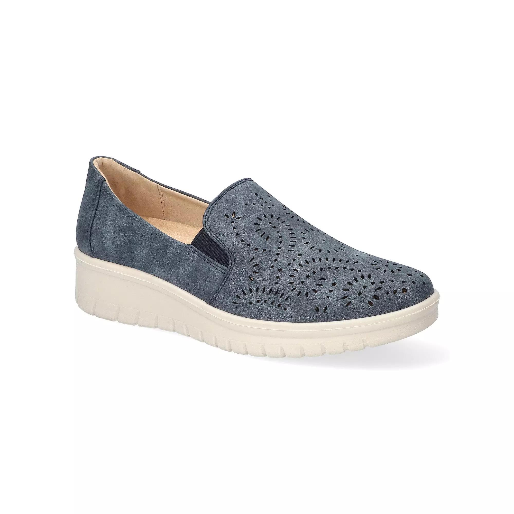 Ying by Easy Street Women's Comfort Flats,  Product Image