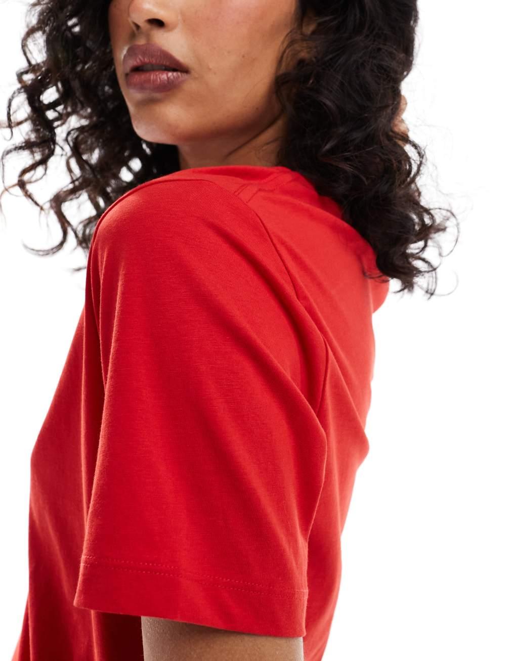 JJXX oversized t-shirt in red Product Image