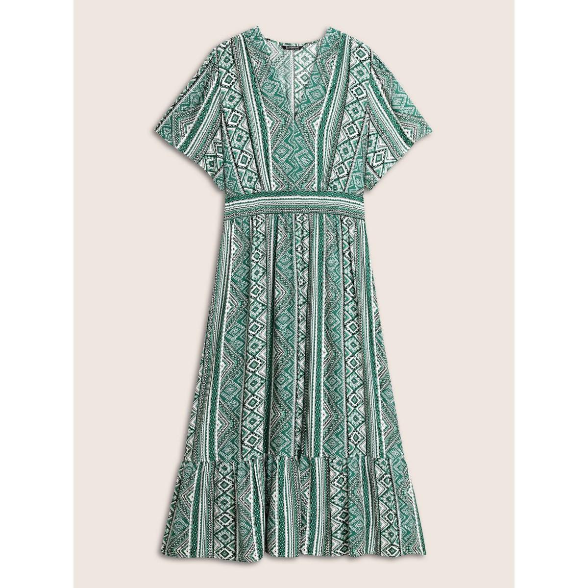 Plus Size Bandana Print Shirred Patchwork Hem Maxi Dress Emerald Women Resort V-neck Short sleeve Curvy BloomChic 30/6X Product Image