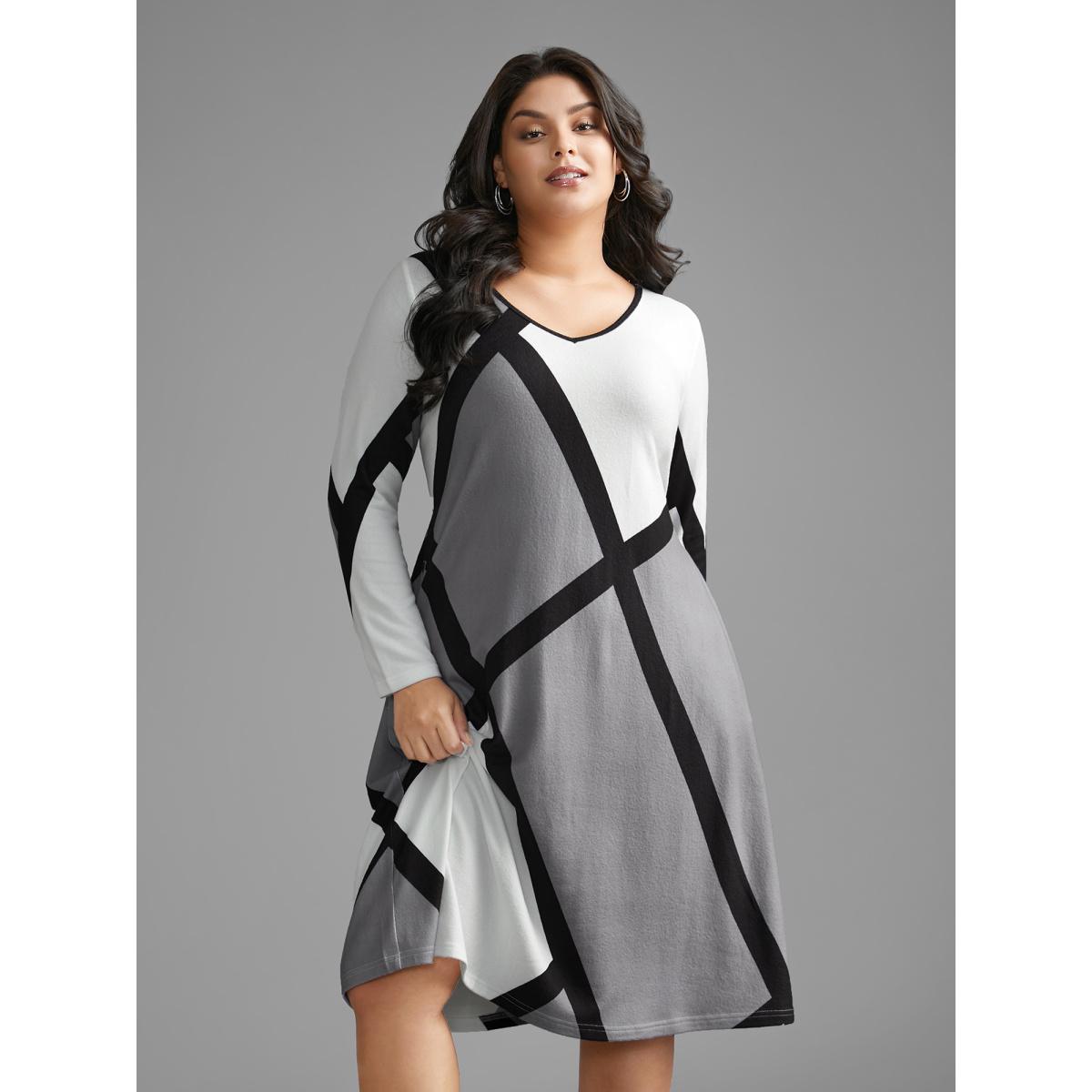 Plus Size V Neck Colorblock Contrast Pocket Dress Mediumgray Women Casual Contrast V-neck Long Sleeve Curvy BloomChic 10/M Product Image