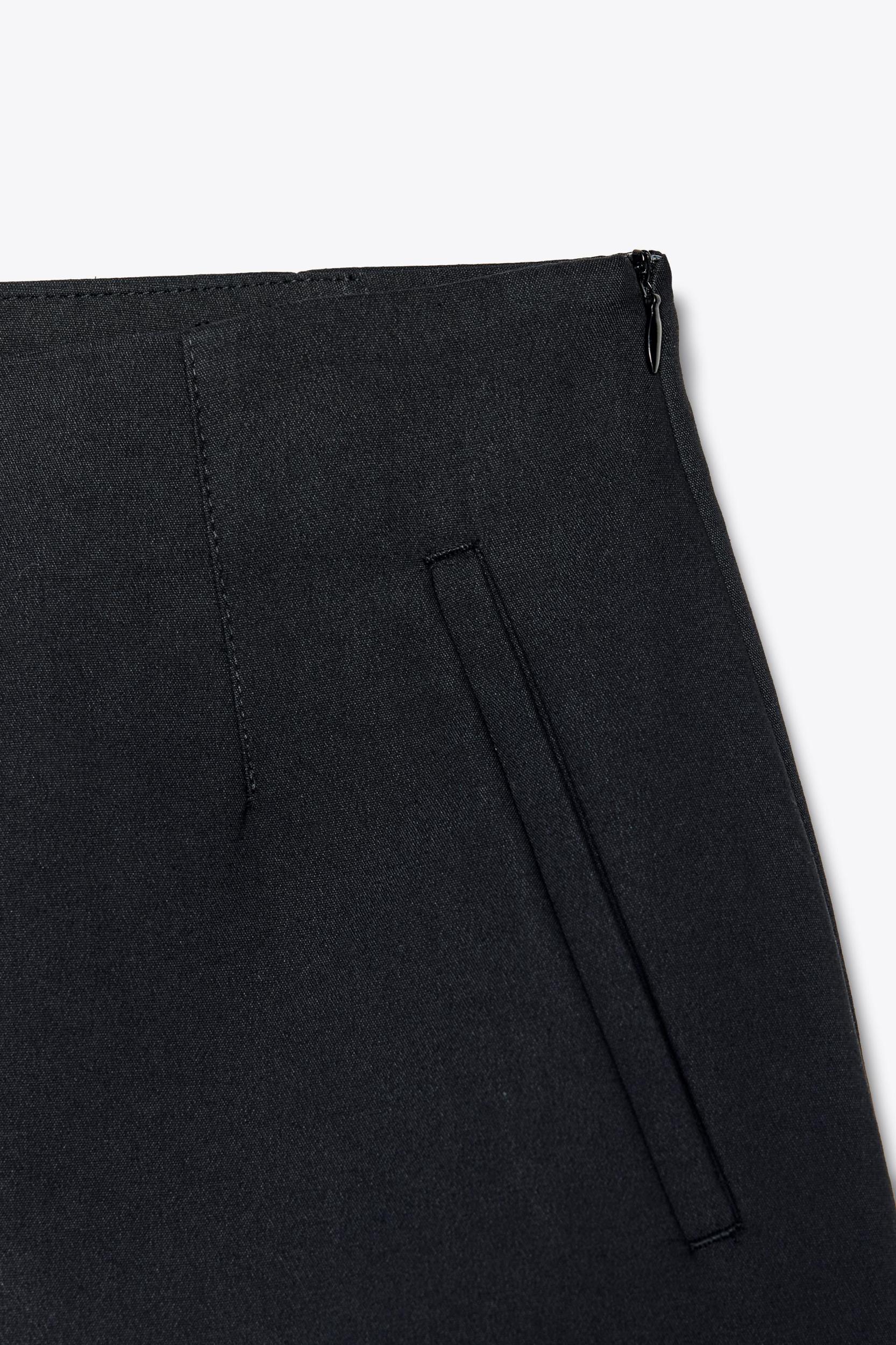 HIGH WAISTED SHORTS Product Image