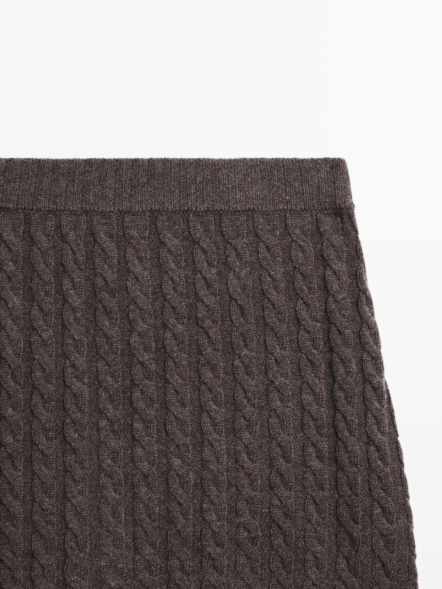 Knitted skirt with braided detail Product Image