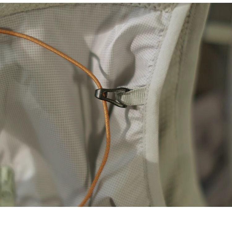 V-Neck Panel Mesh Crop Buckle Cargo Vest Product Image